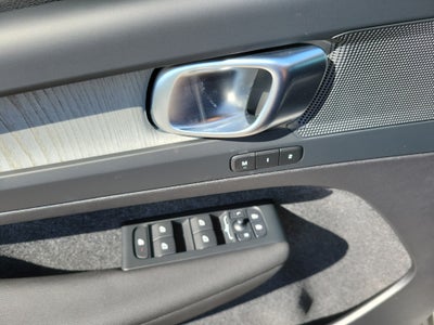 2026 Volvo XC40 Plus