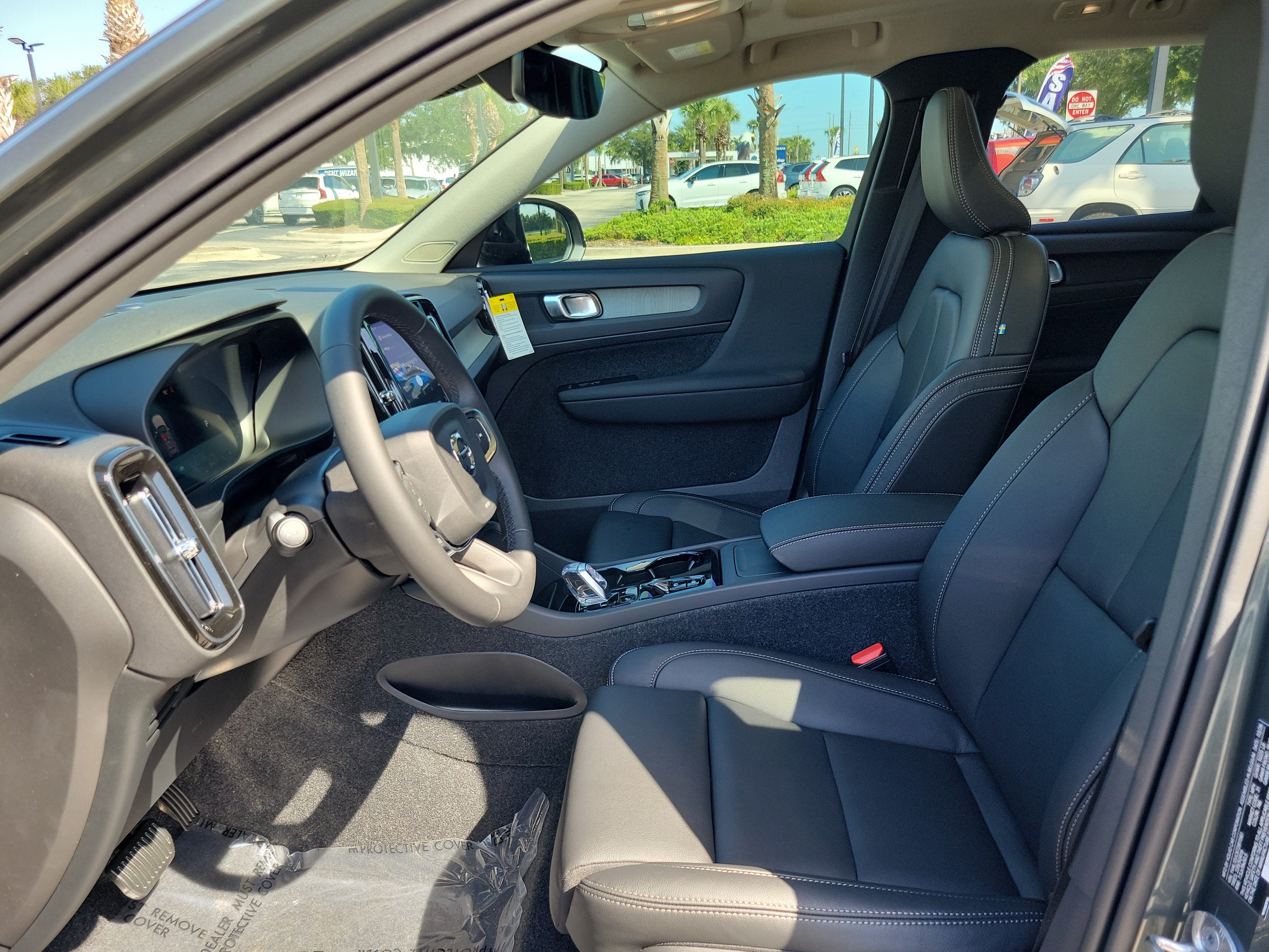 2026 Volvo XC40 Plus