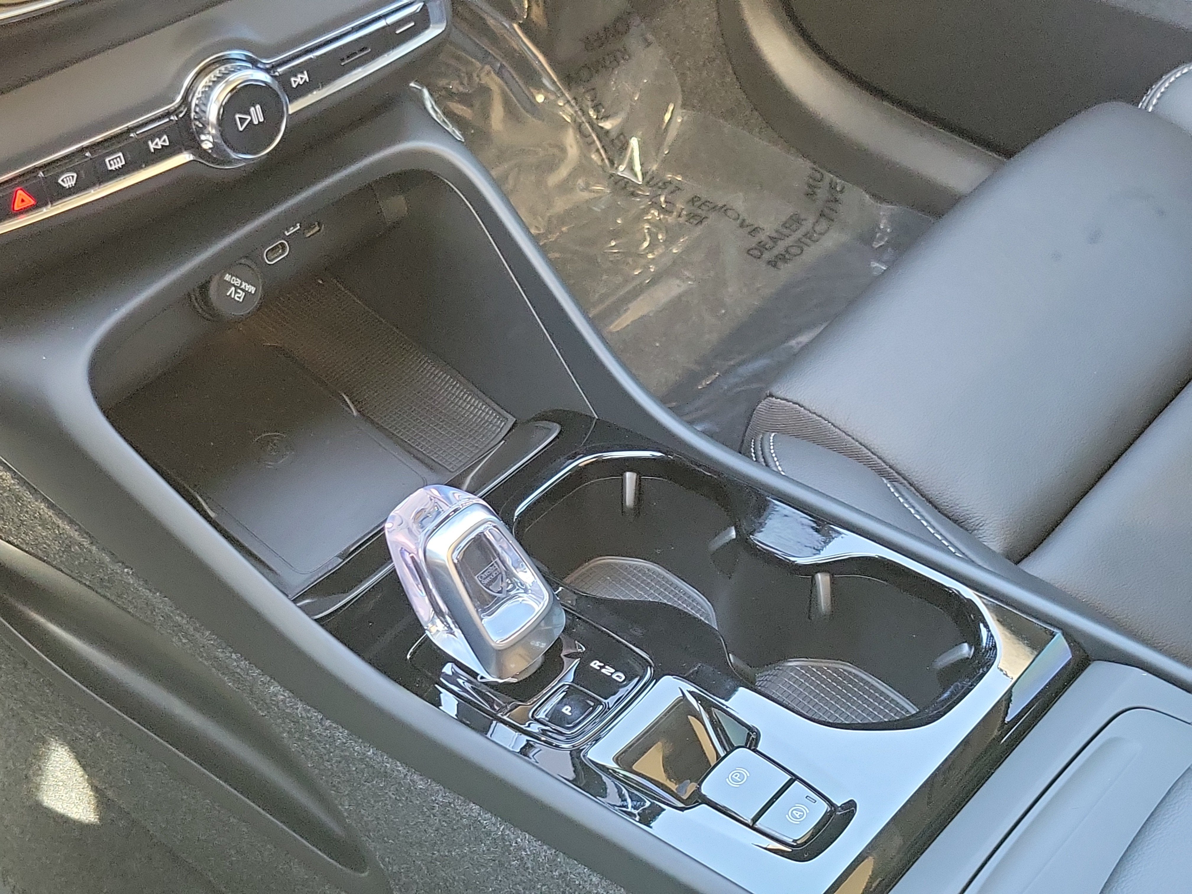 2026 Volvo XC40 Plus