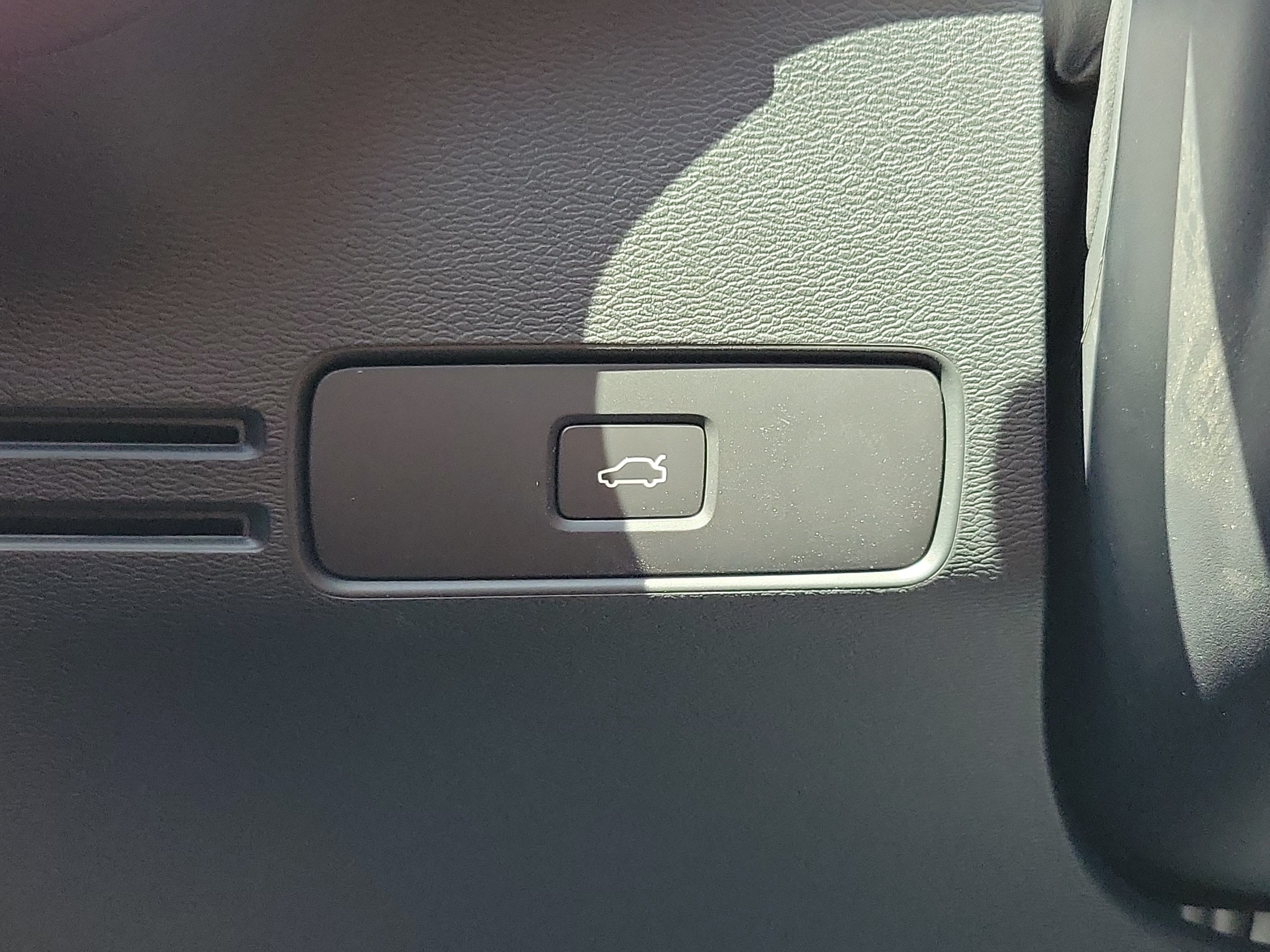 2026 Volvo XC40 Plus