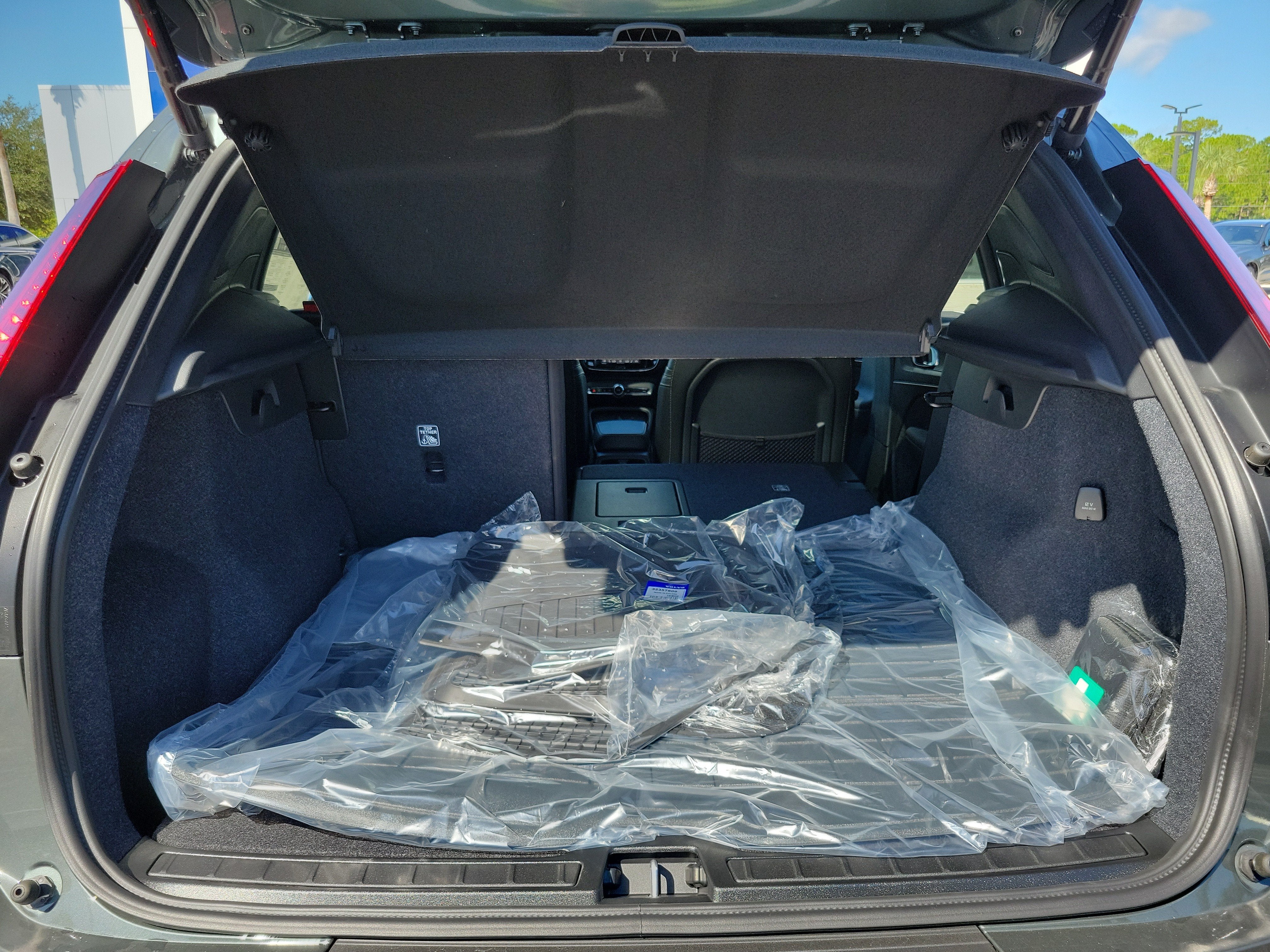 2026 Volvo XC40 Plus