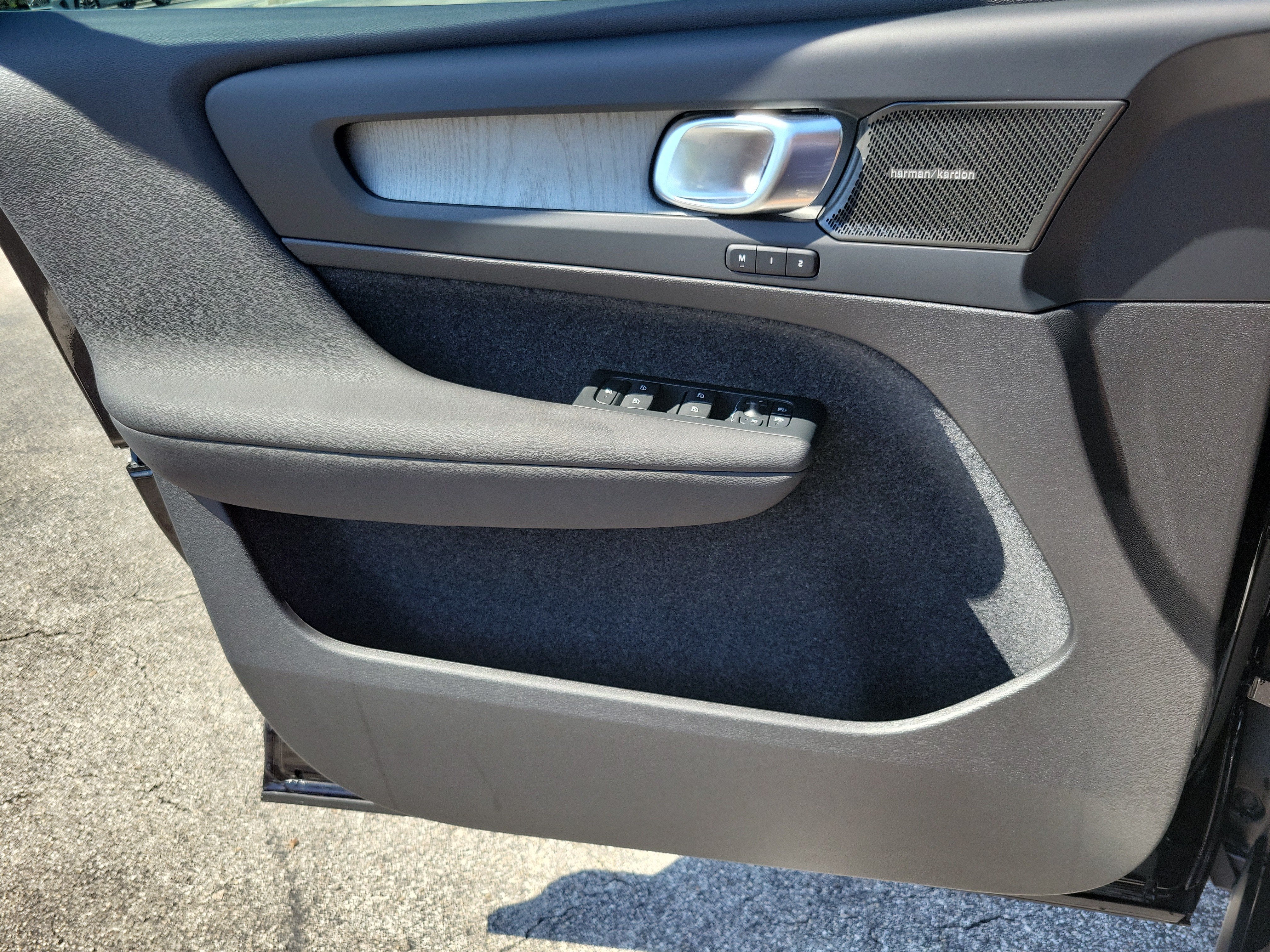 2026 Volvo XC40 Plus