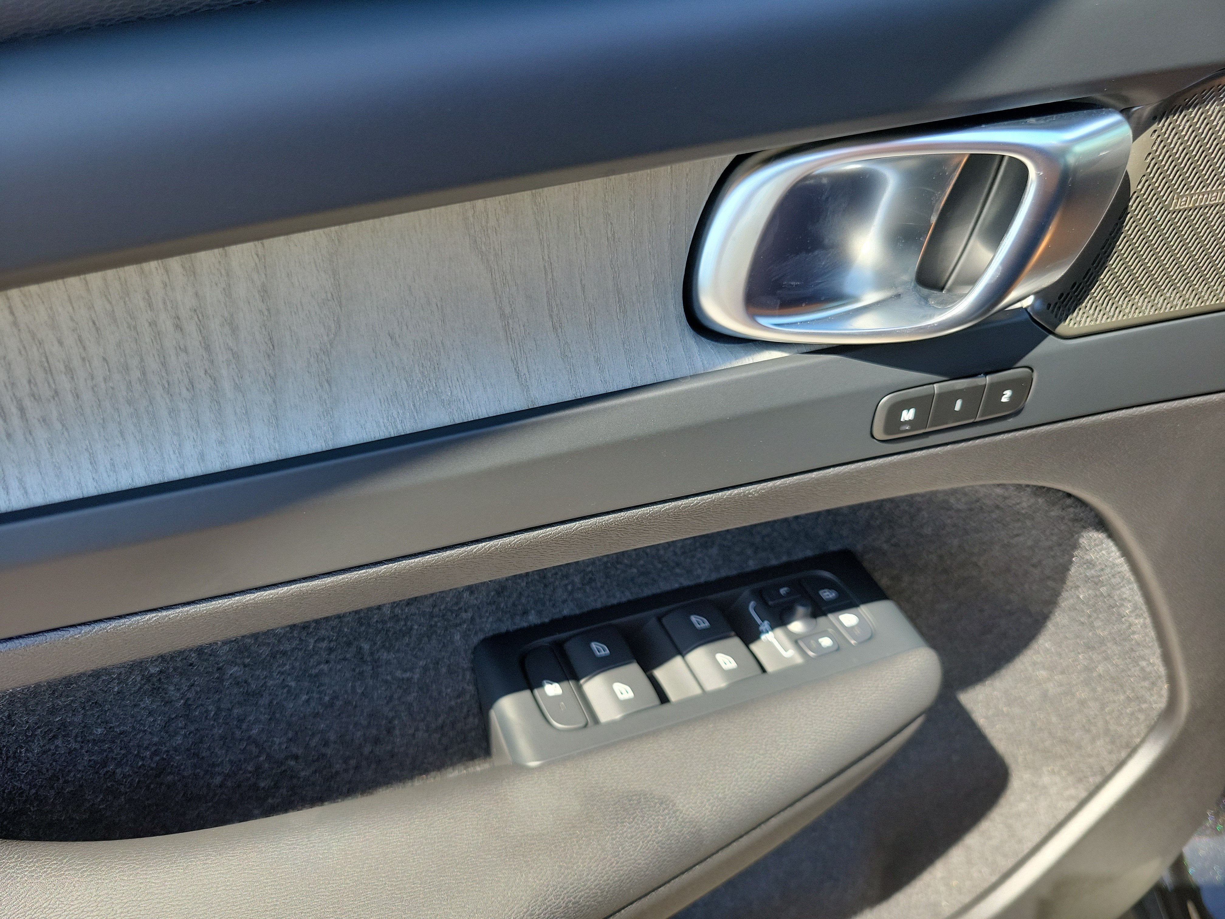 2026 Volvo XC40 Plus