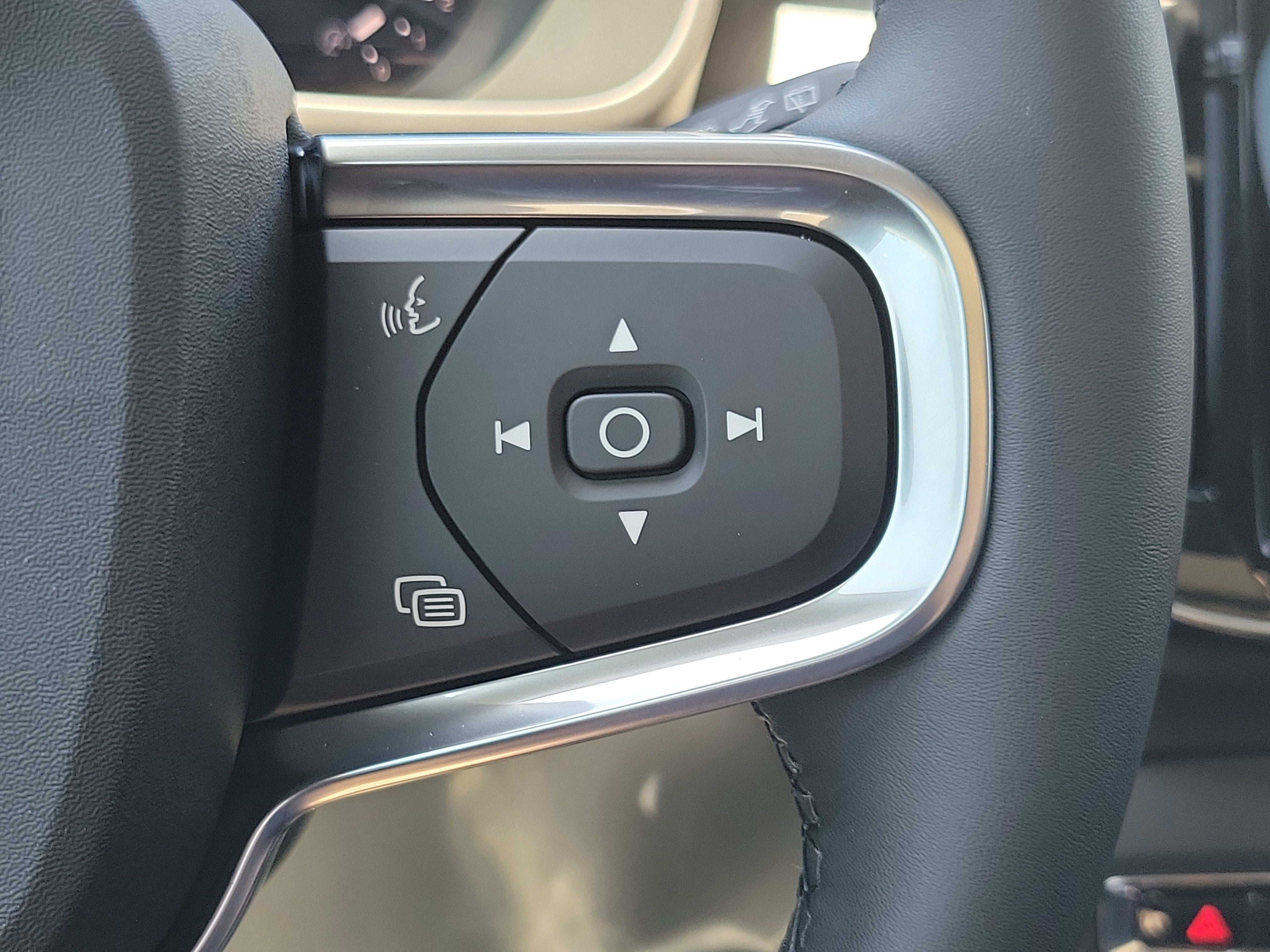 2026 Volvo XC40 Plus