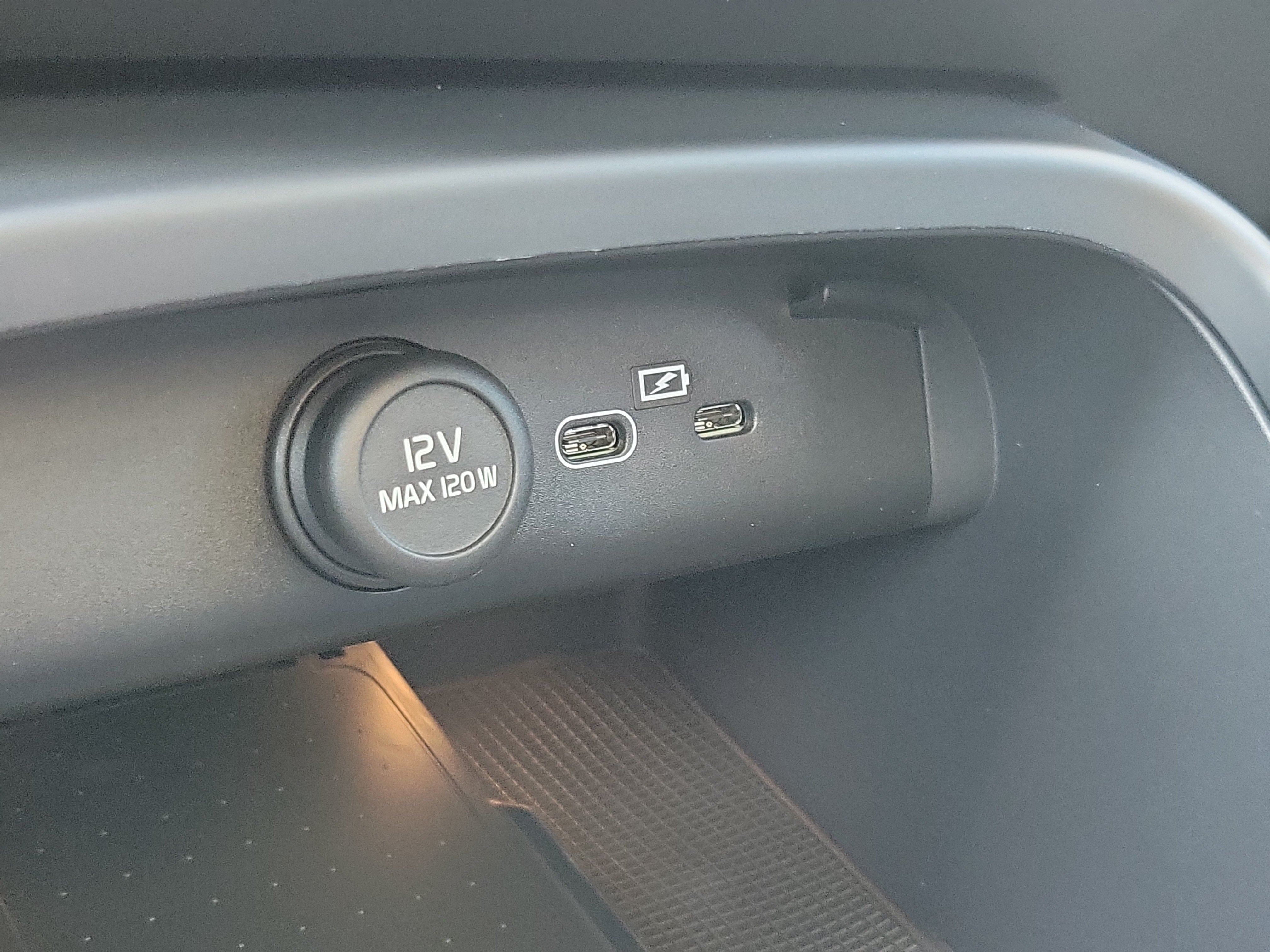 2026 Volvo XC40 Plus