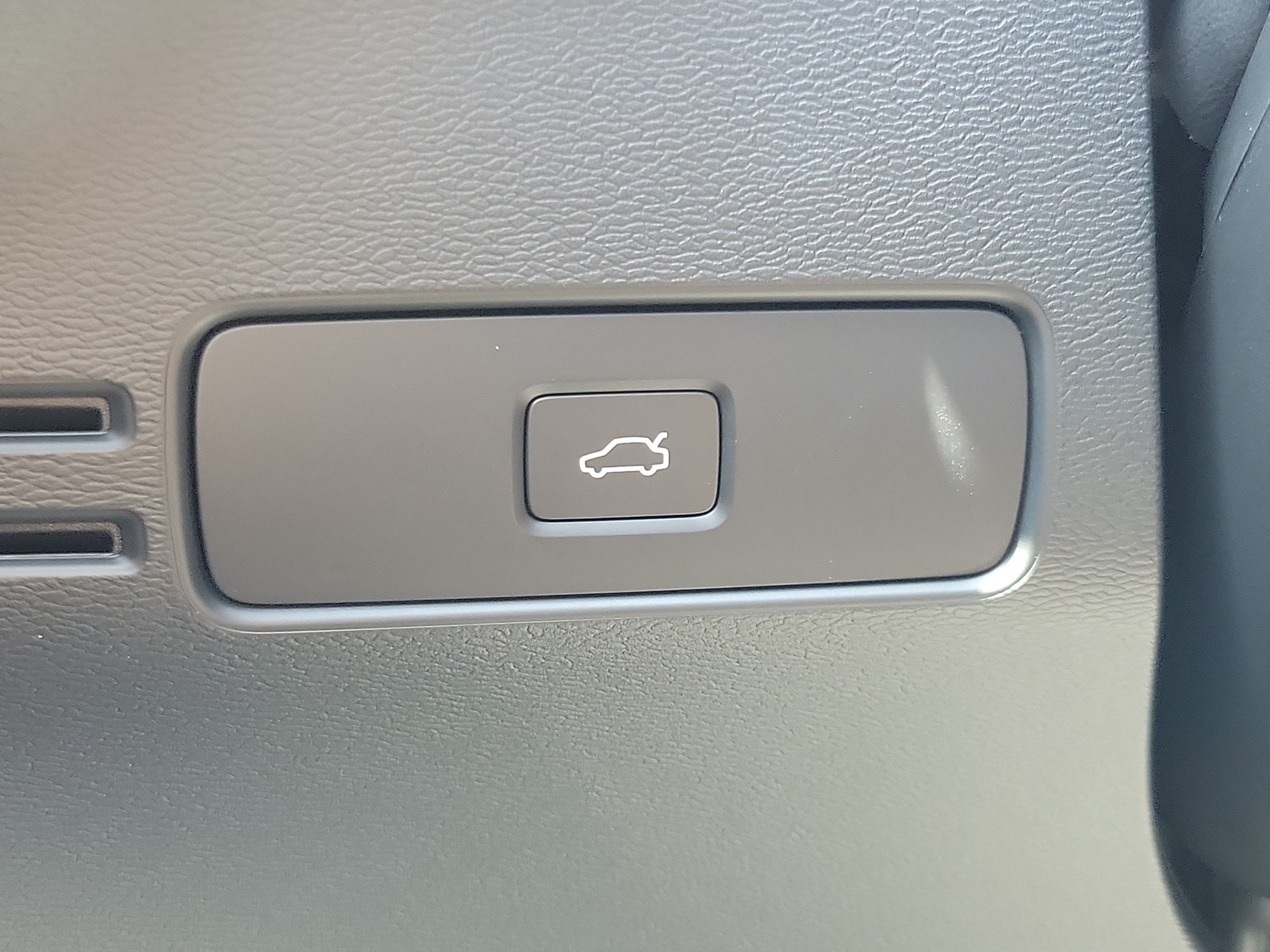 2026 Volvo XC40 Plus
