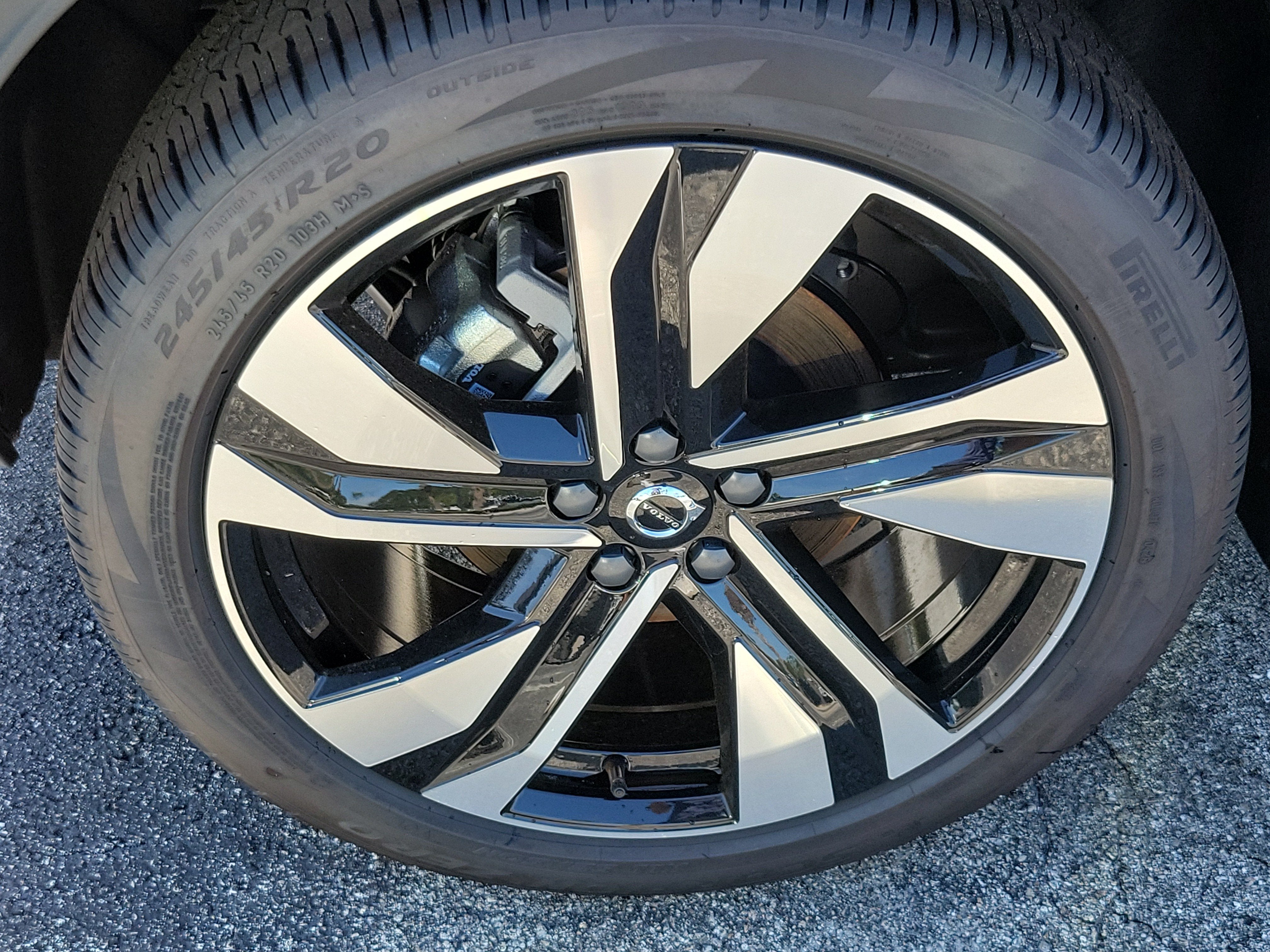 2026 Volvo XC40 Plus