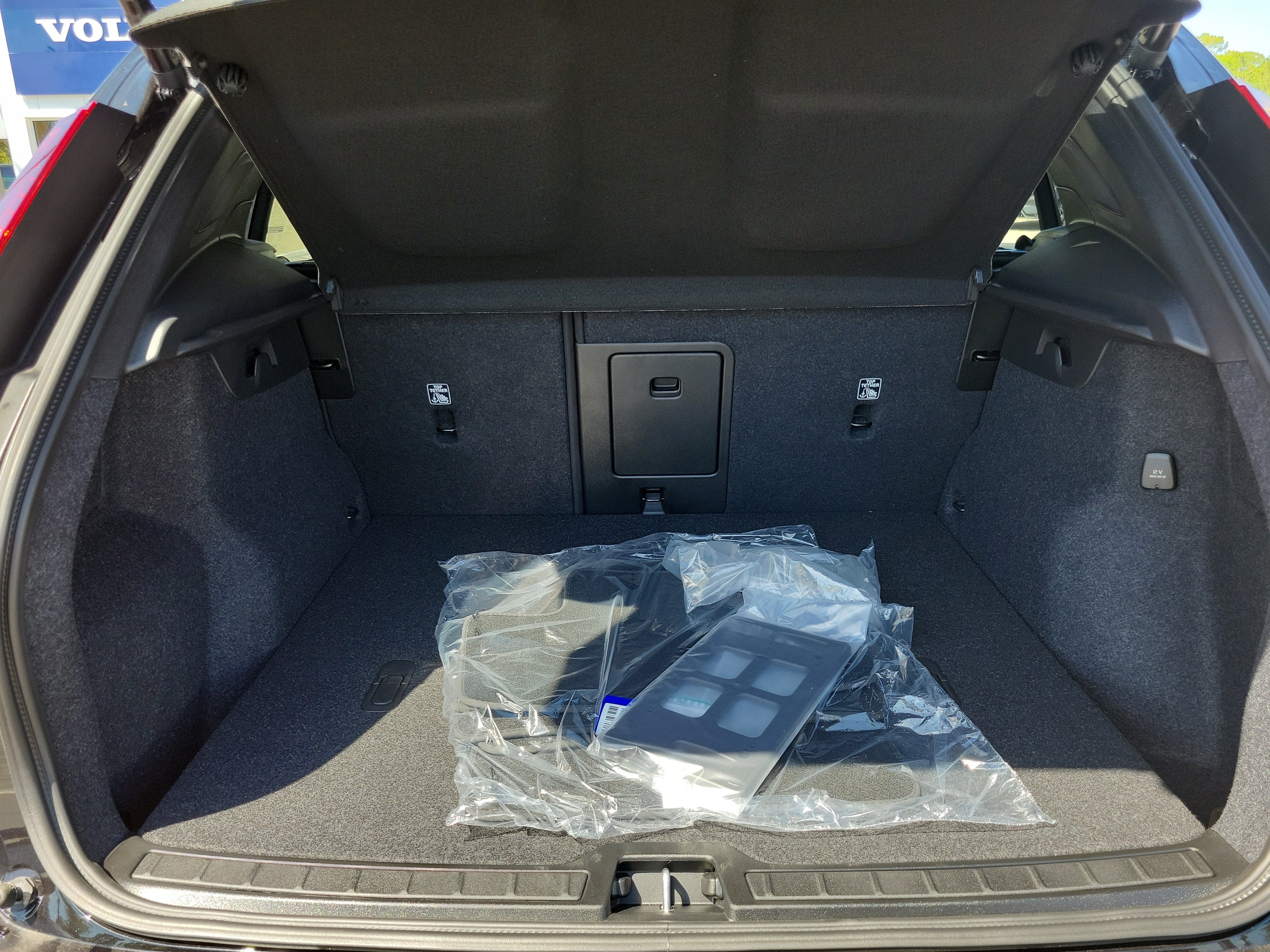 2026 Volvo XC40 Plus