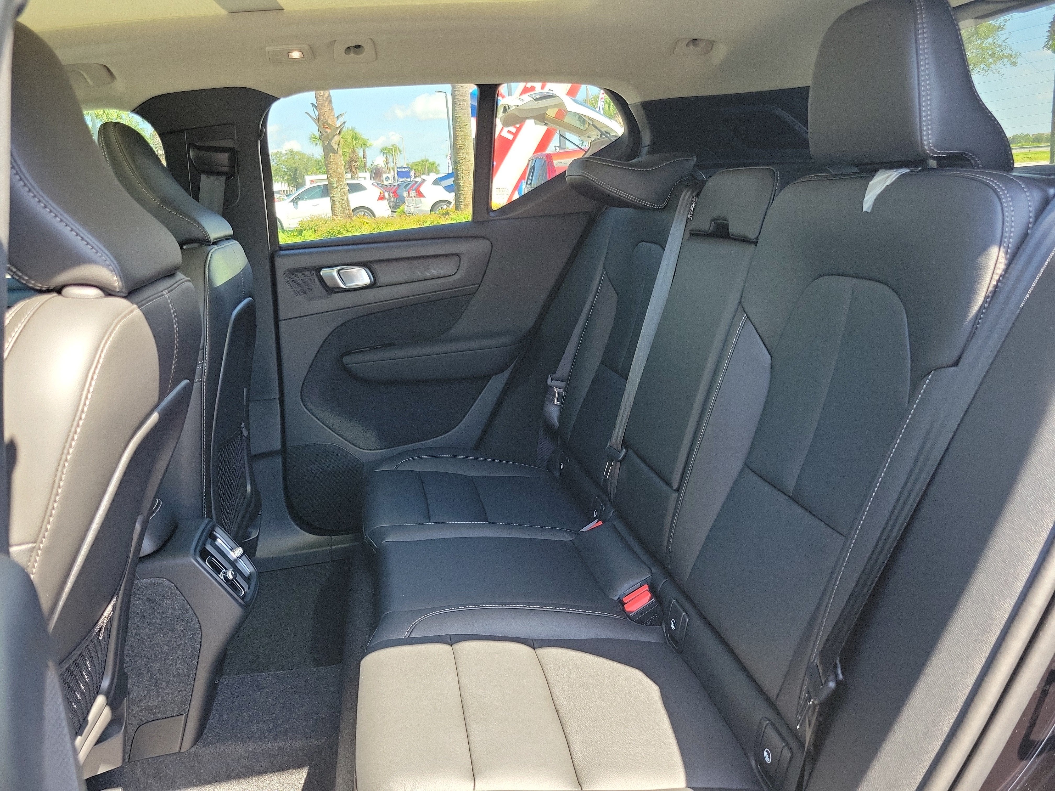 2026 Volvo XC40 Plus
