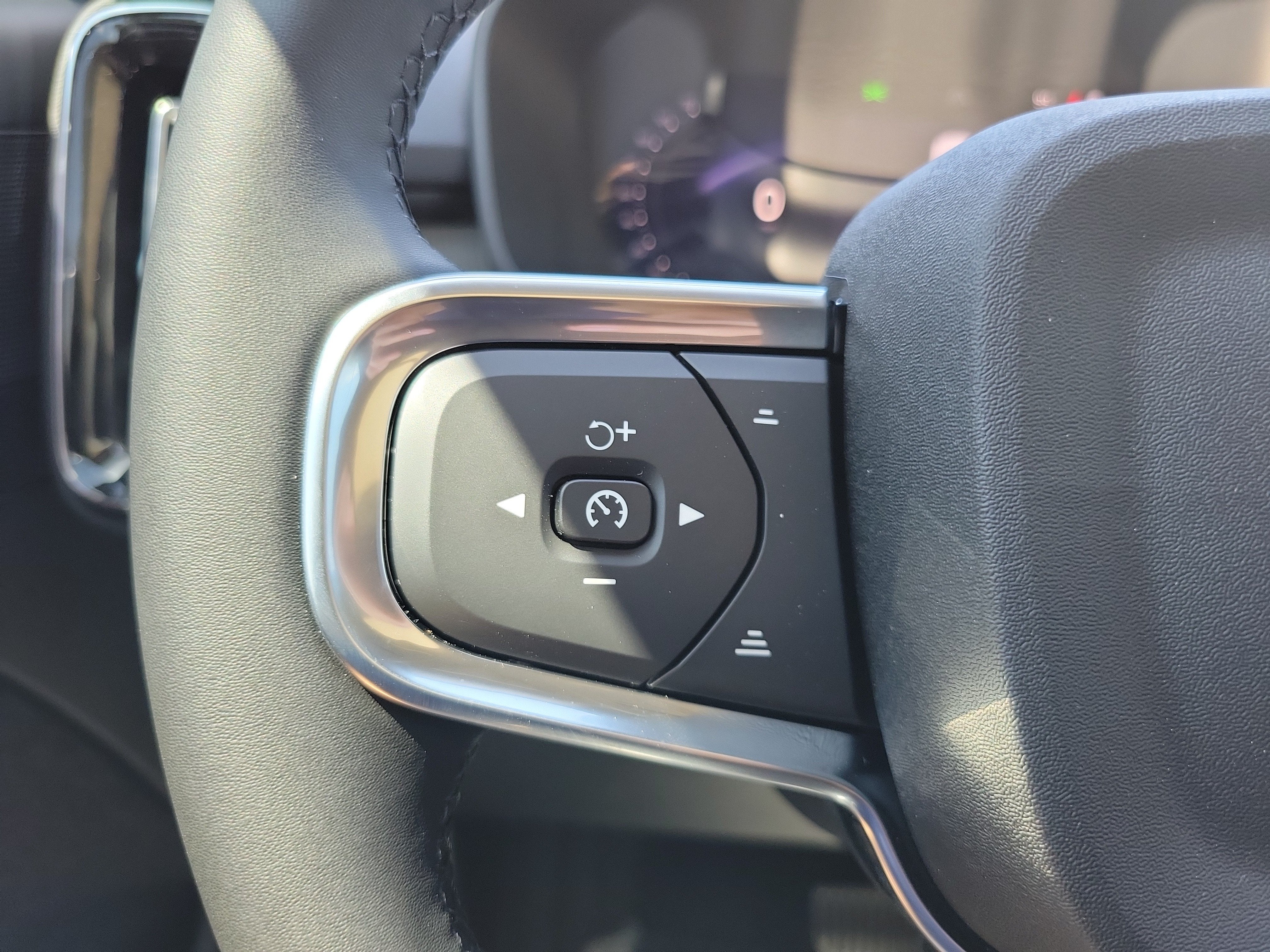 2026 Volvo XC40 Plus