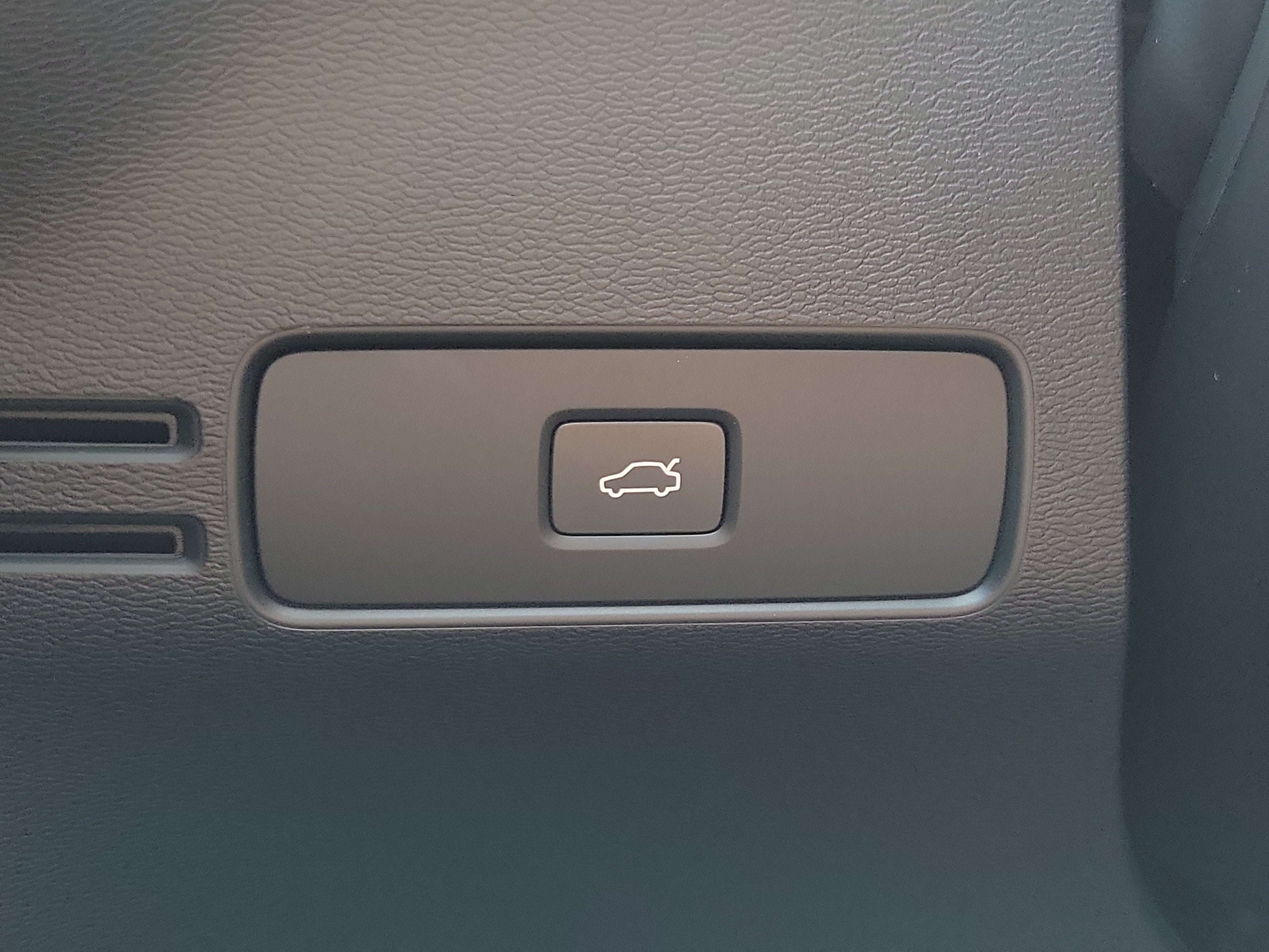 2026 Volvo XC40 Plus