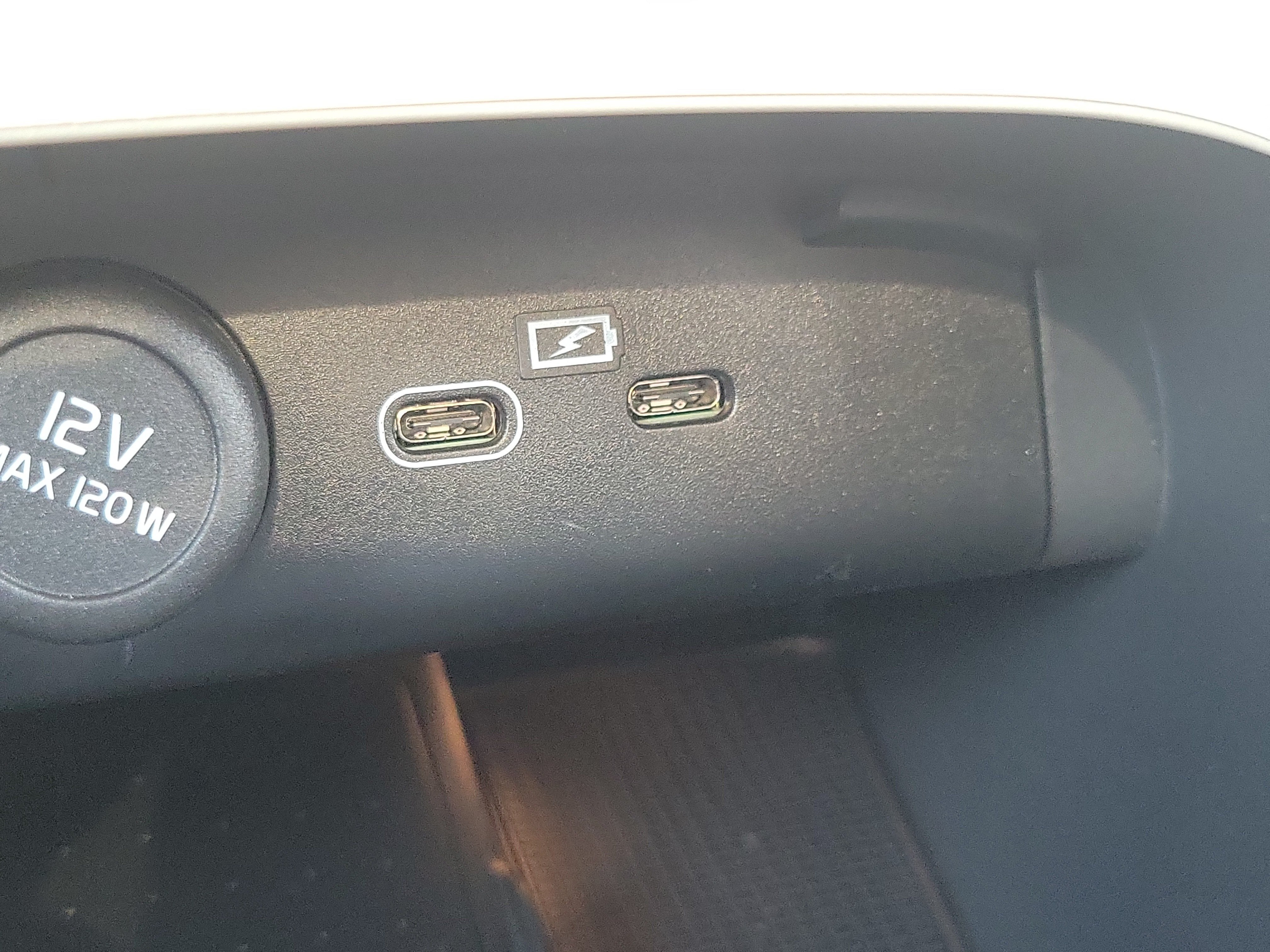 2026 Volvo XC40 Plus
