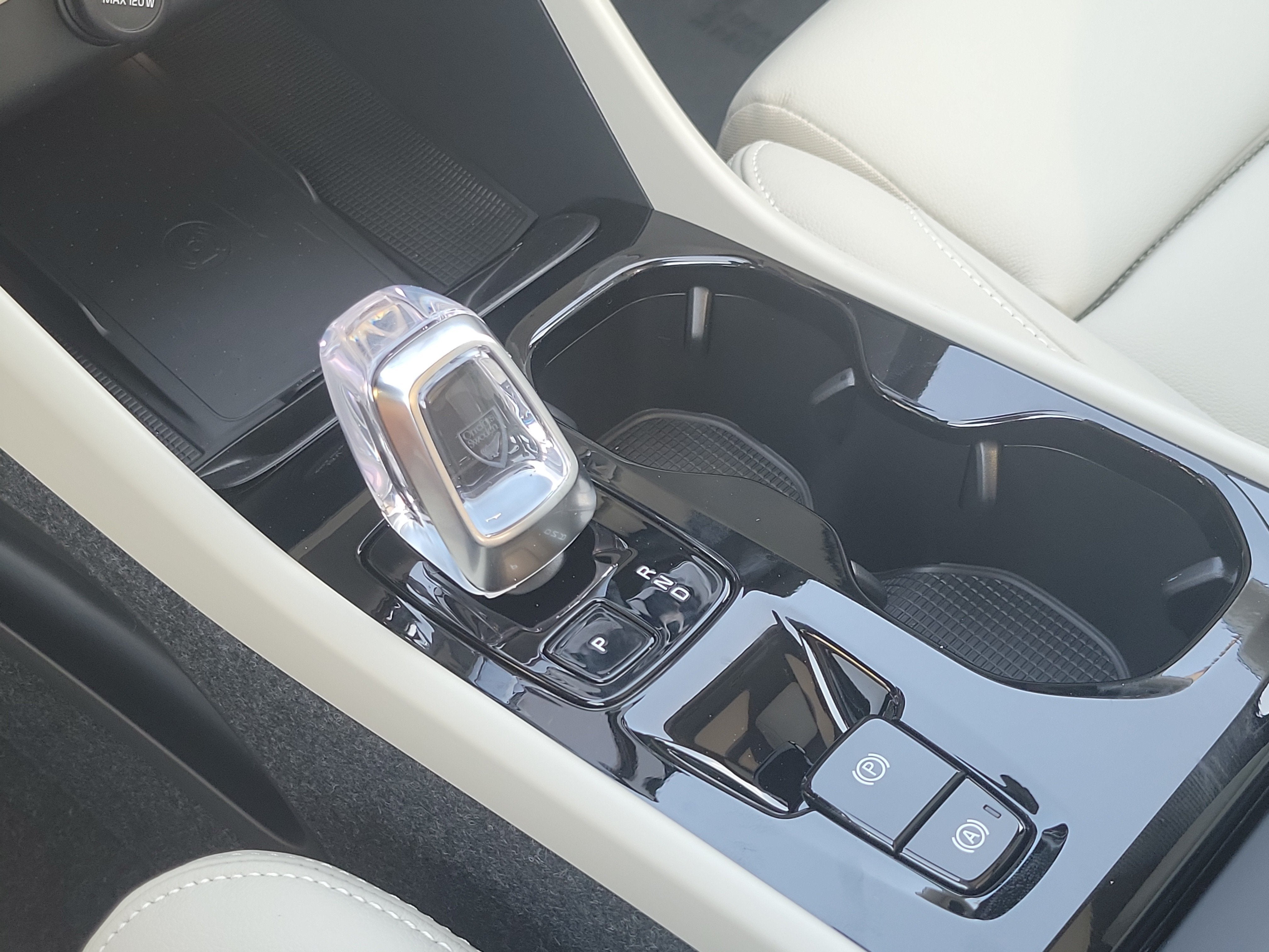 2026 Volvo XC40 Plus