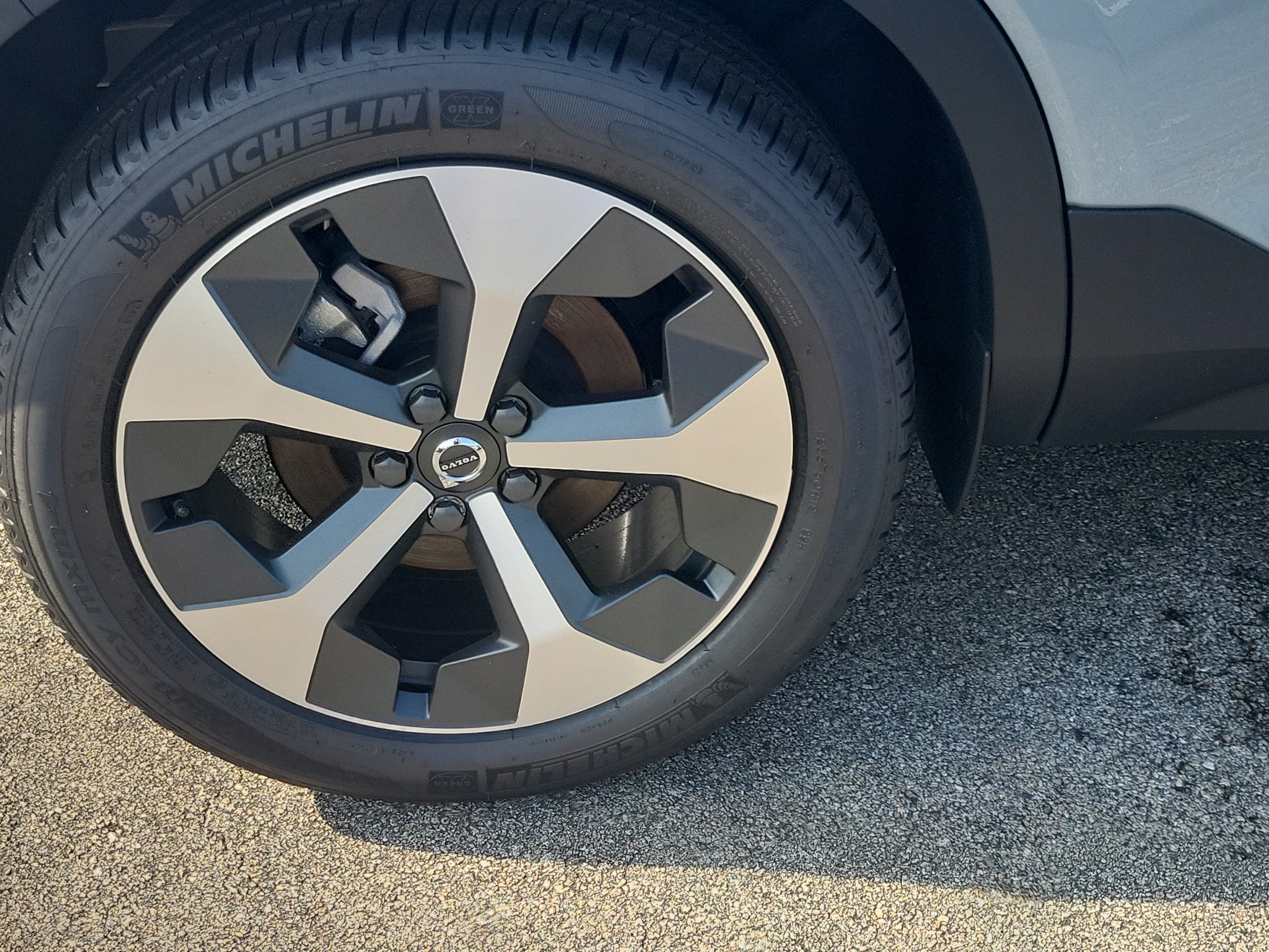 2026 Volvo XC40 Plus