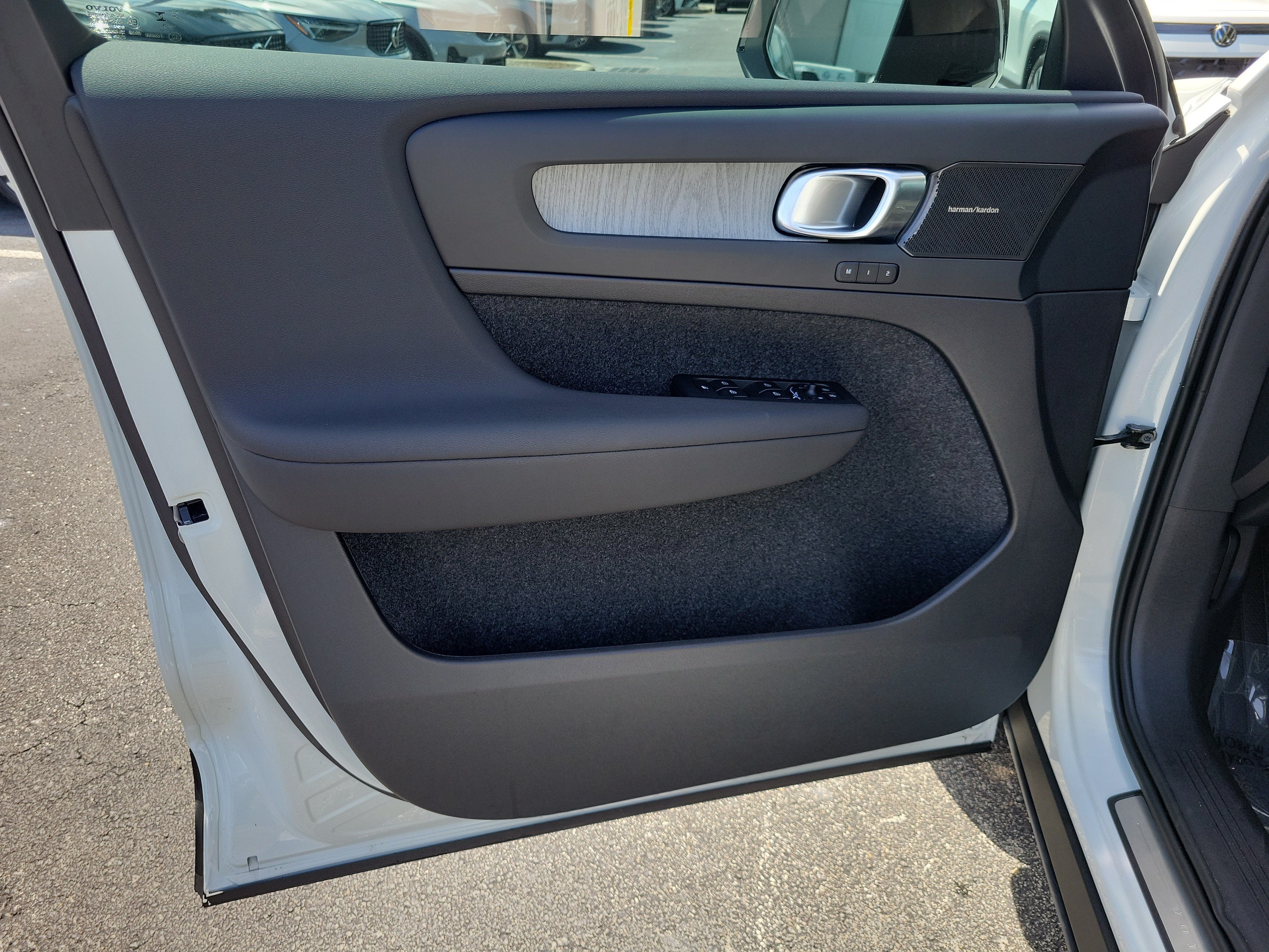 2026 Volvo XC40 Plus