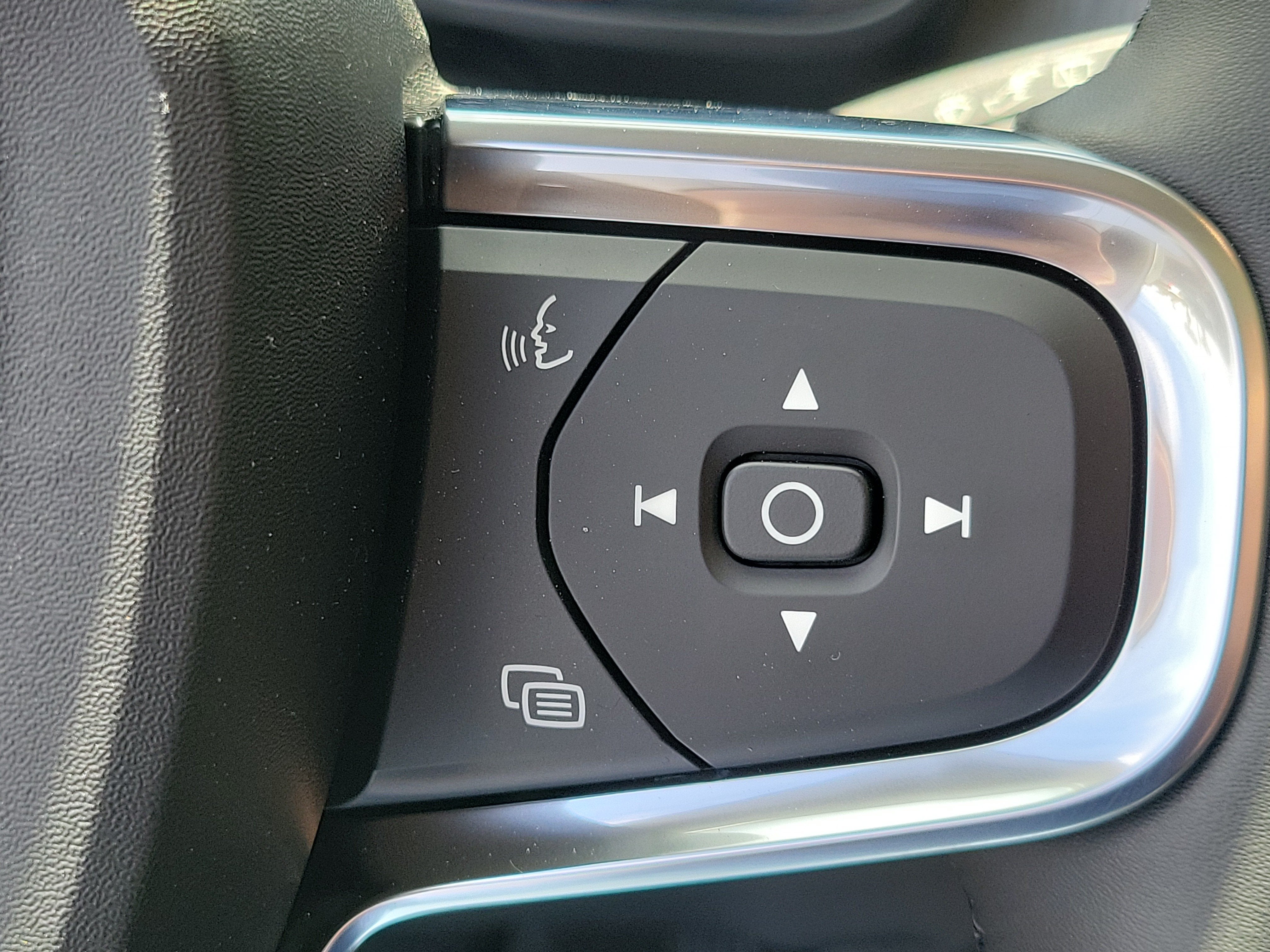 2026 Volvo XC40 Plus