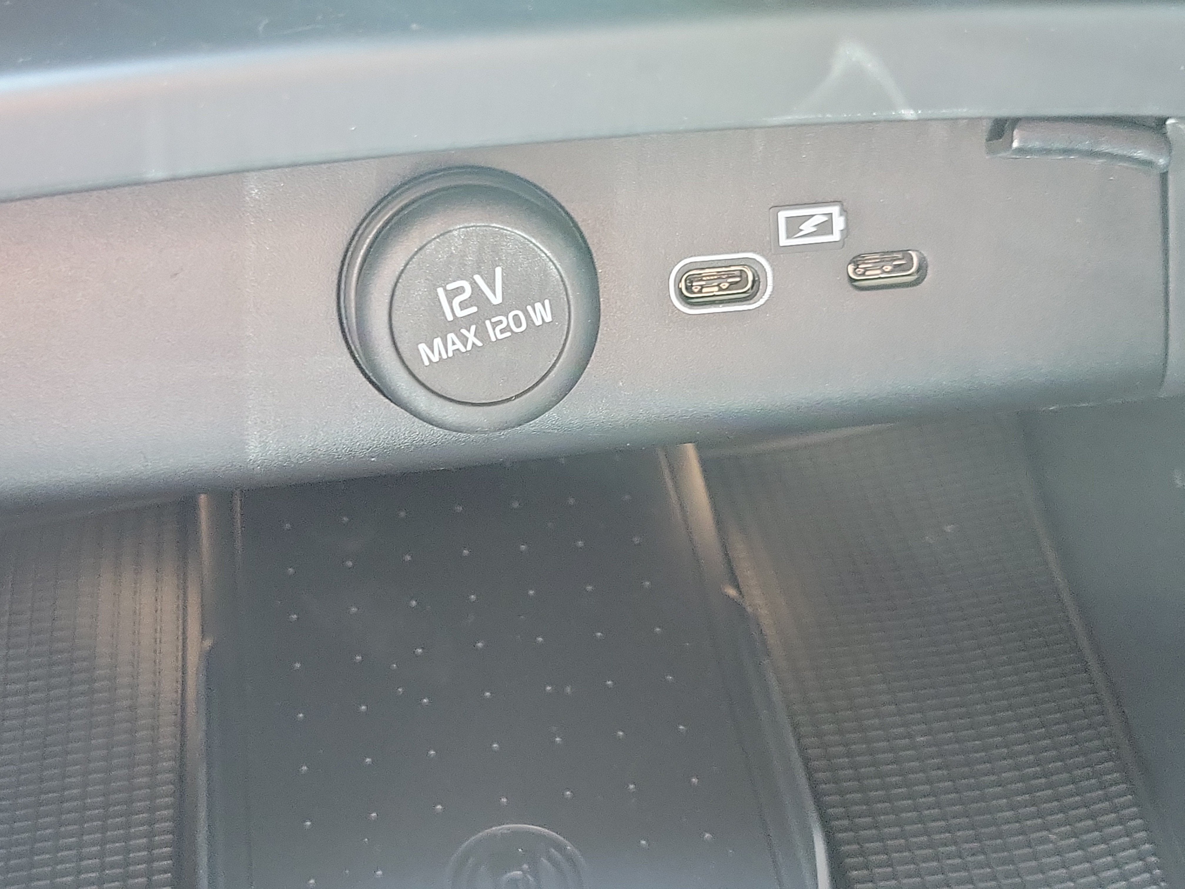 2026 Volvo XC40 Plus