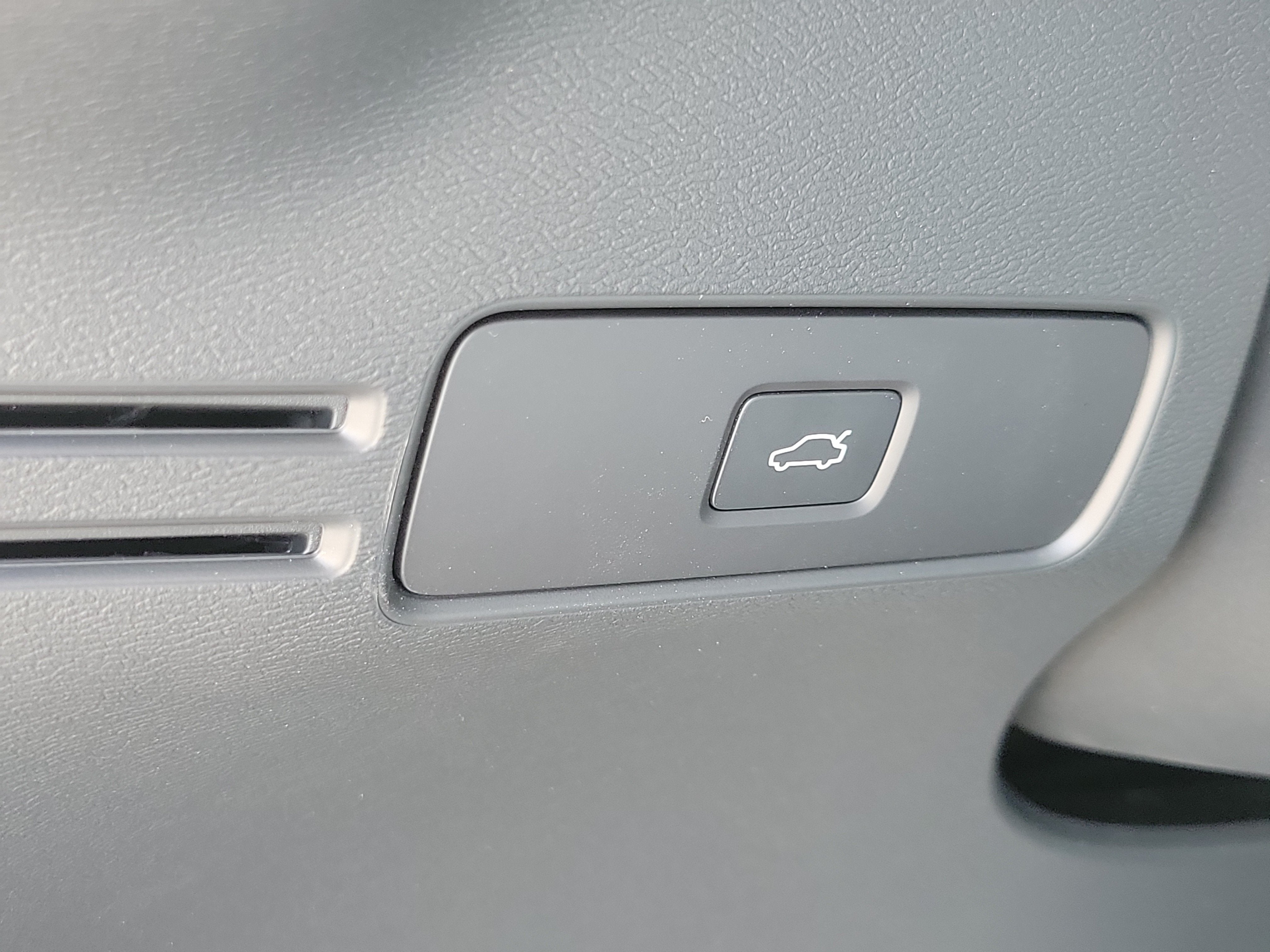 2026 Volvo XC40 Plus
