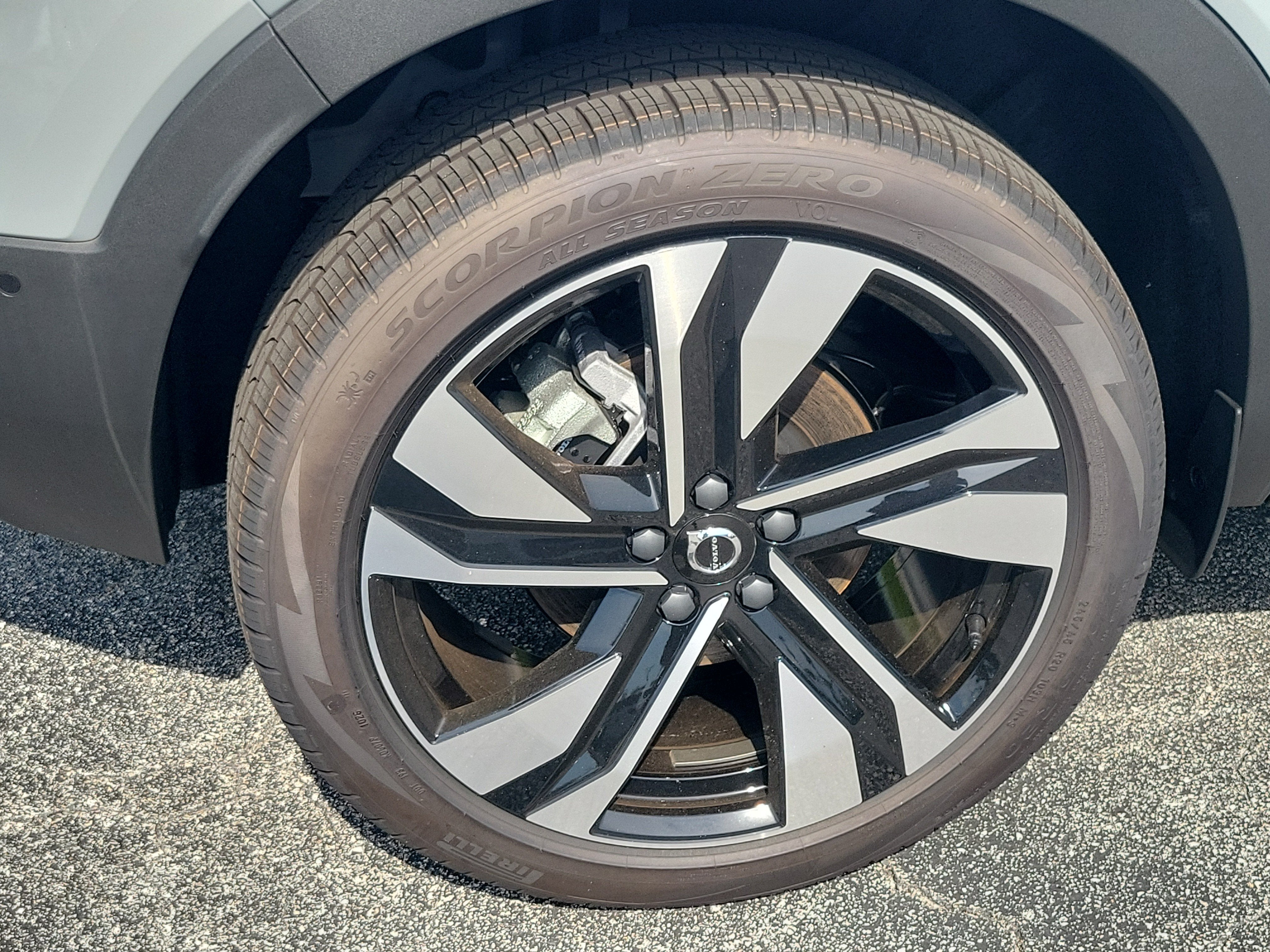 2026 Volvo XC40 Plus