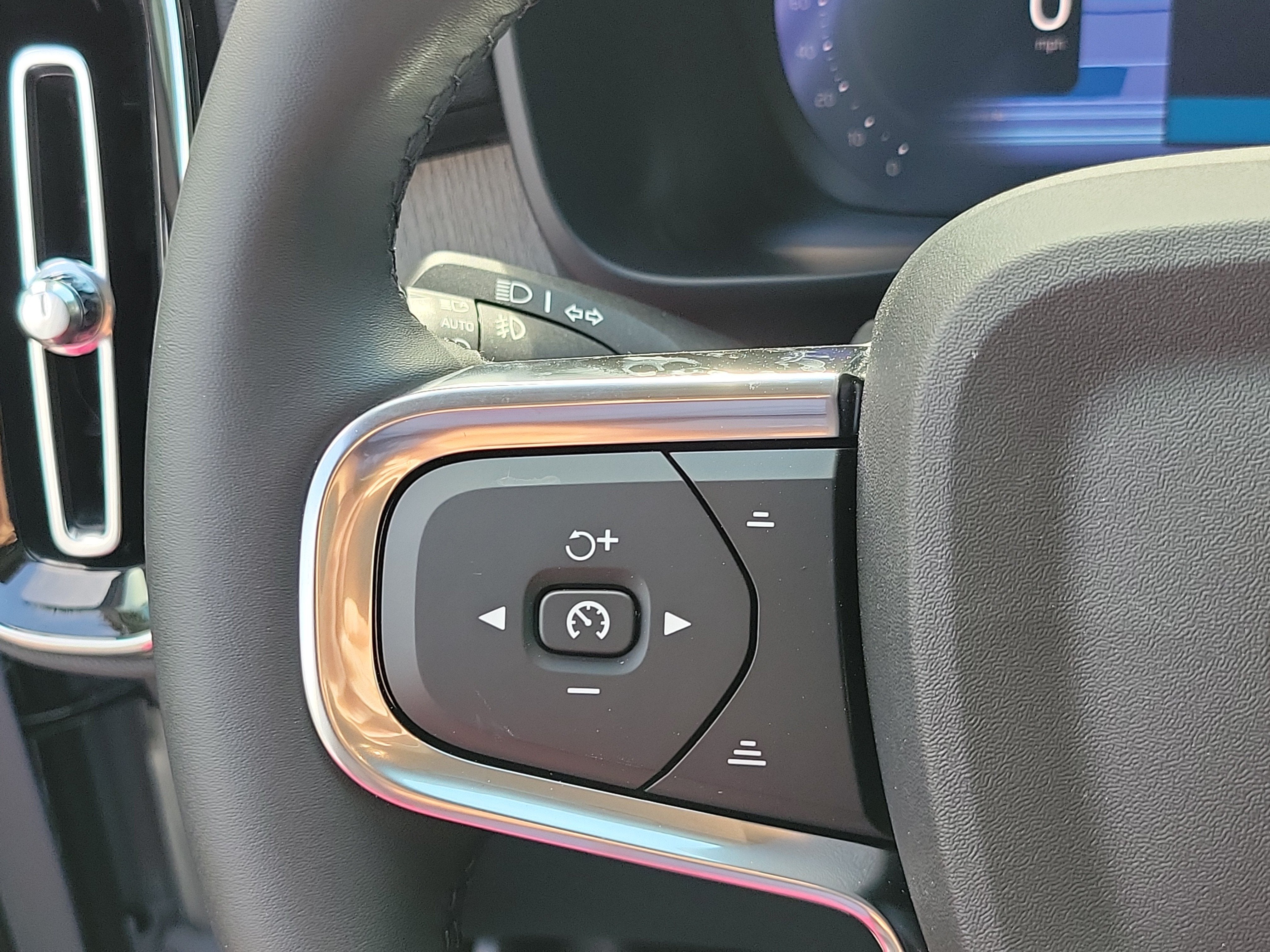 2026 Volvo XC40 Plus