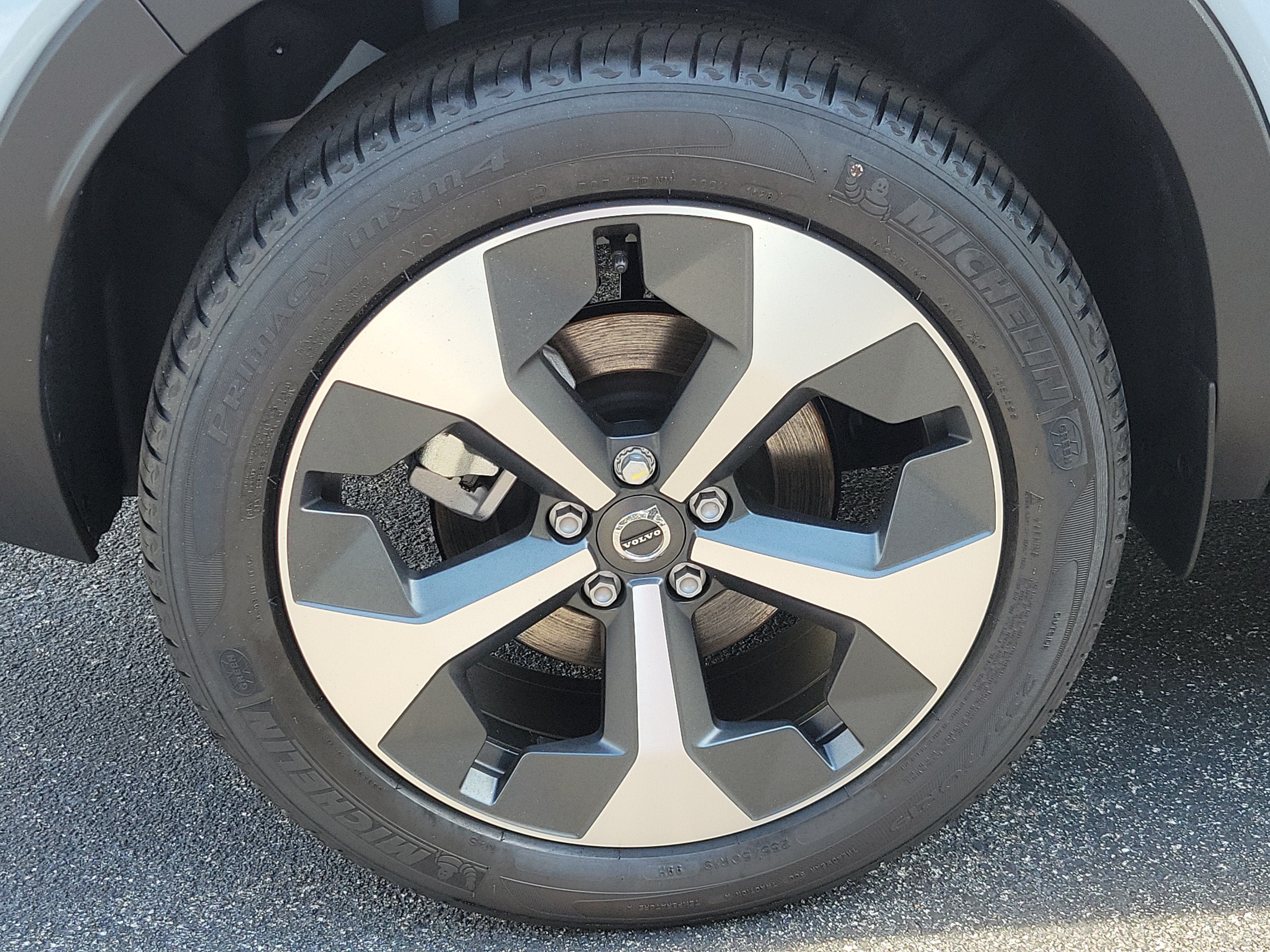 2026 Volvo XC40 Plus