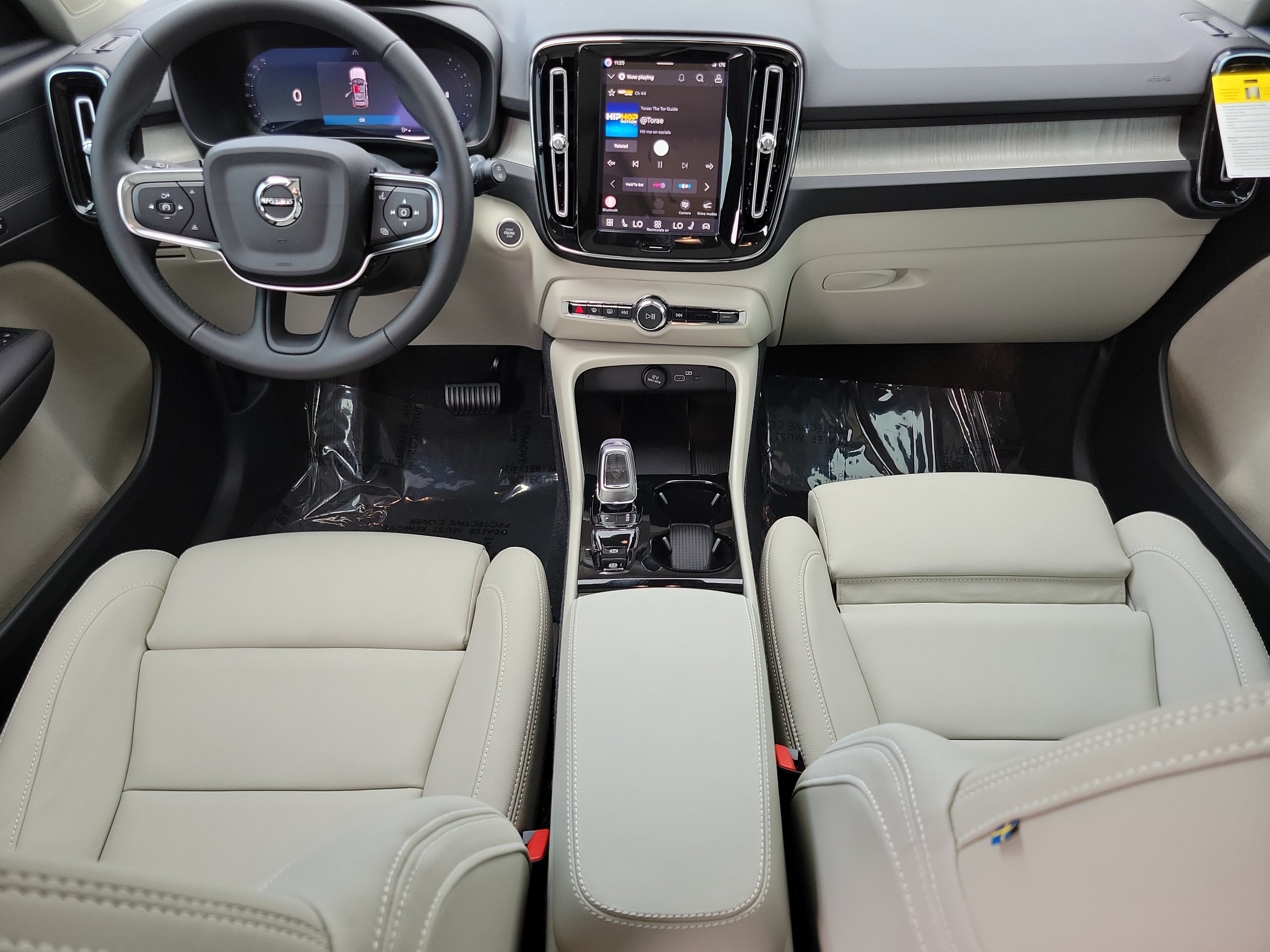 2026 Volvo XC40 Plus