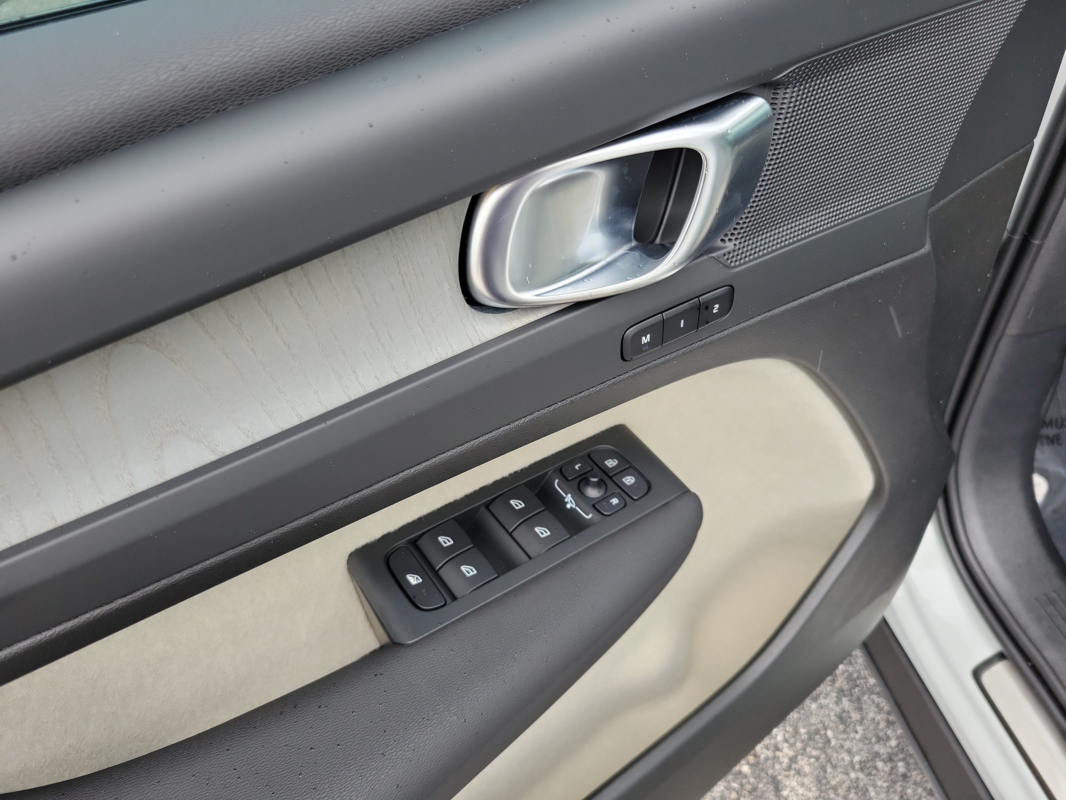 2026 Volvo XC40 Plus