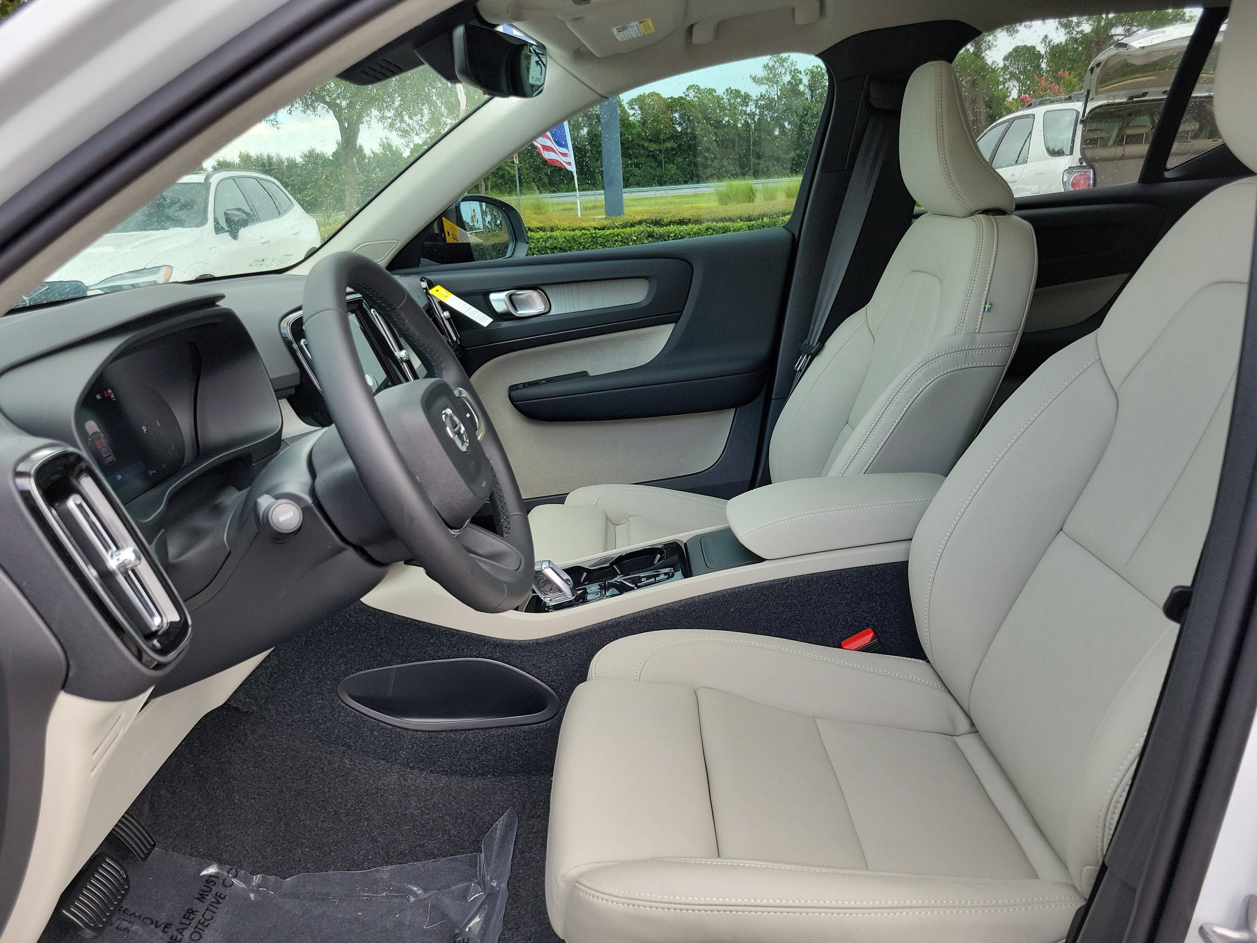 2026 Volvo XC40 Plus