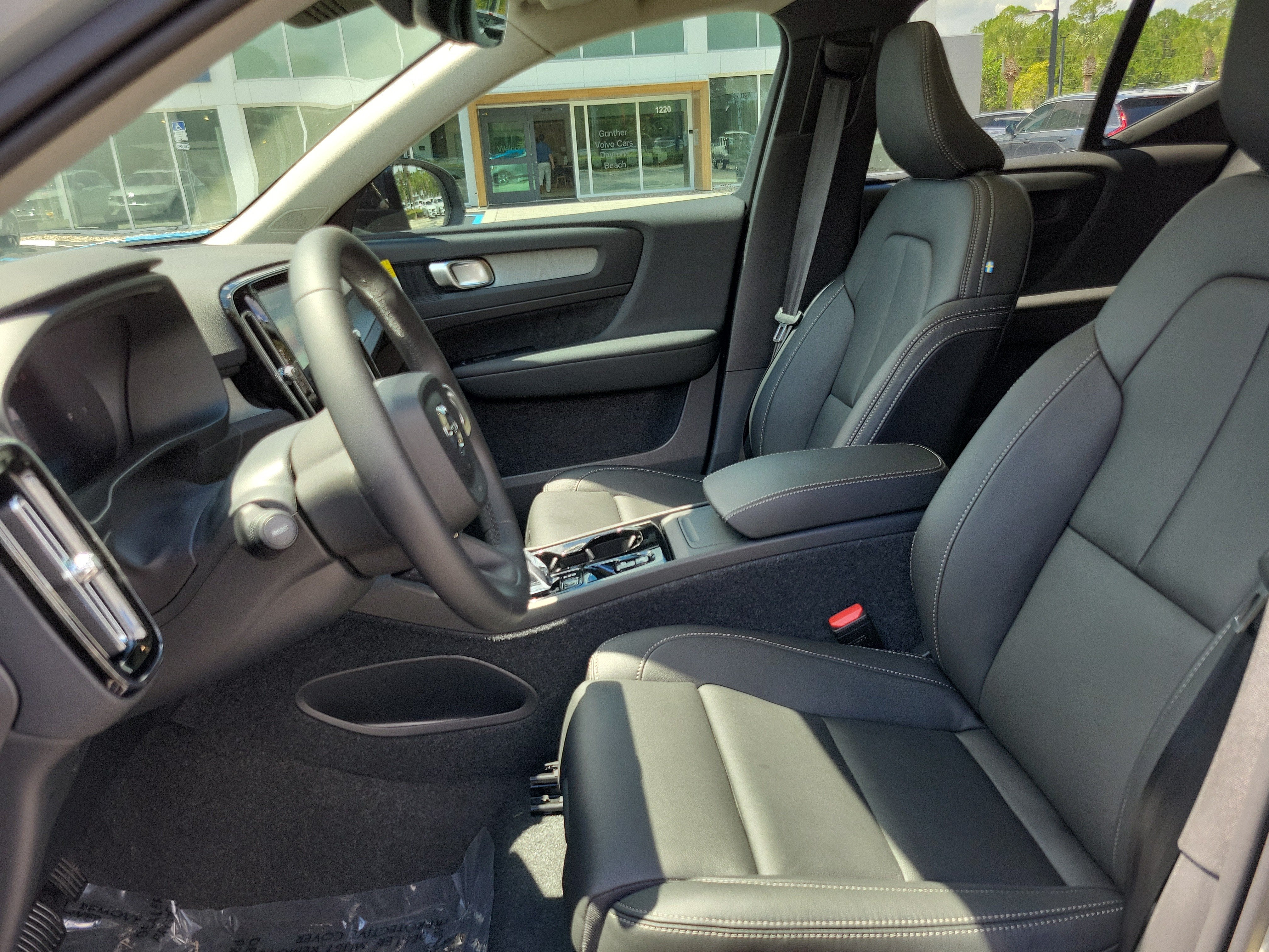 2026 Volvo XC40 Plus