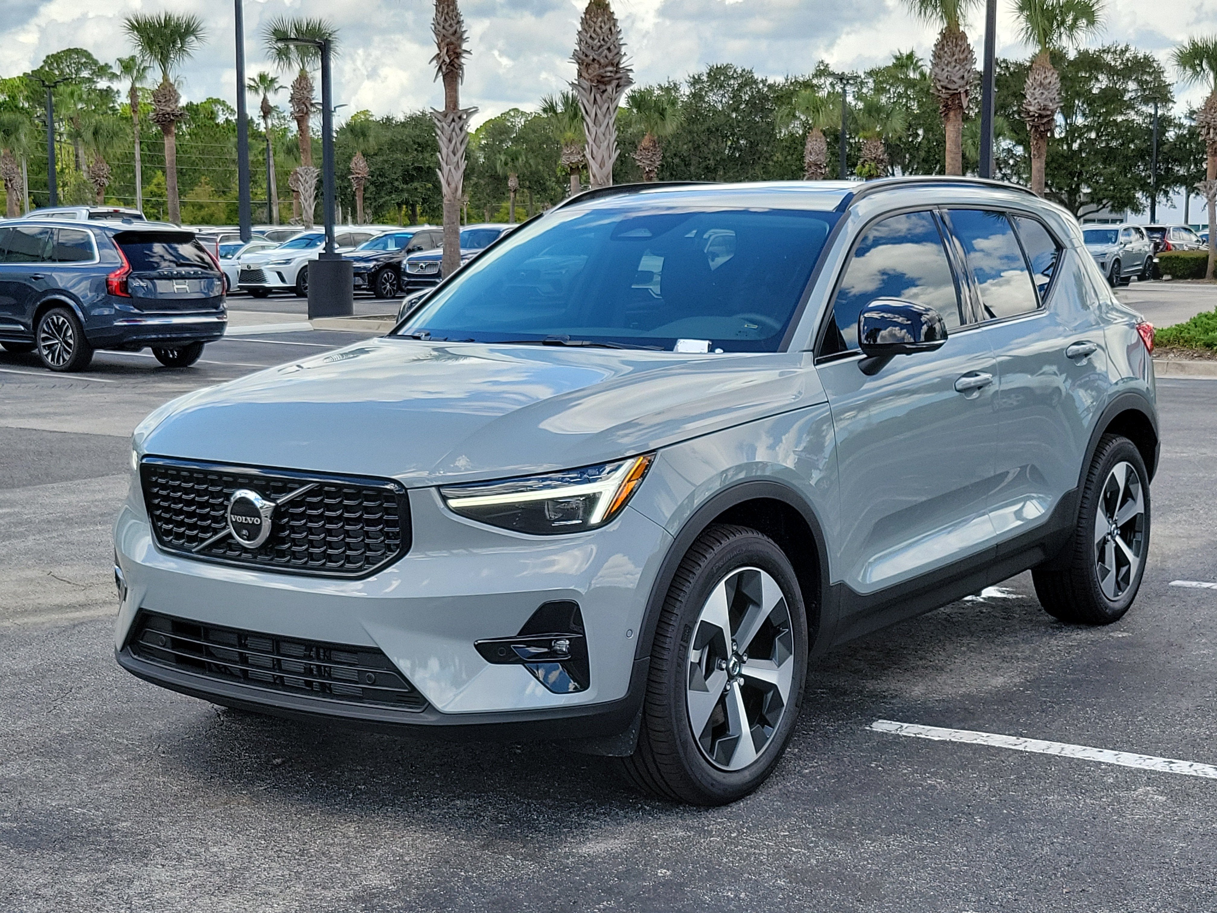 2026 Volvo XC40 Plus