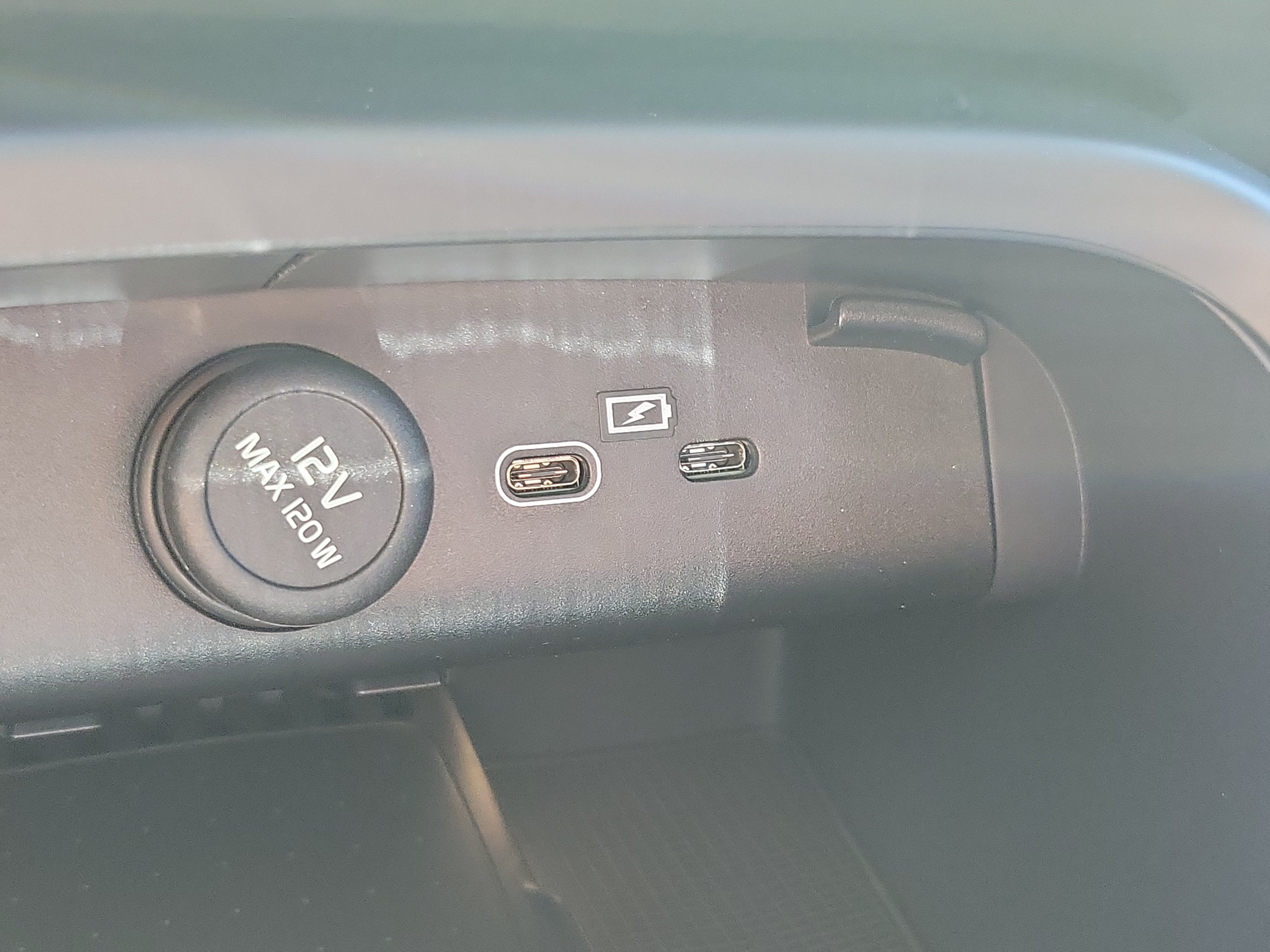 2026 Volvo XC40 Plus