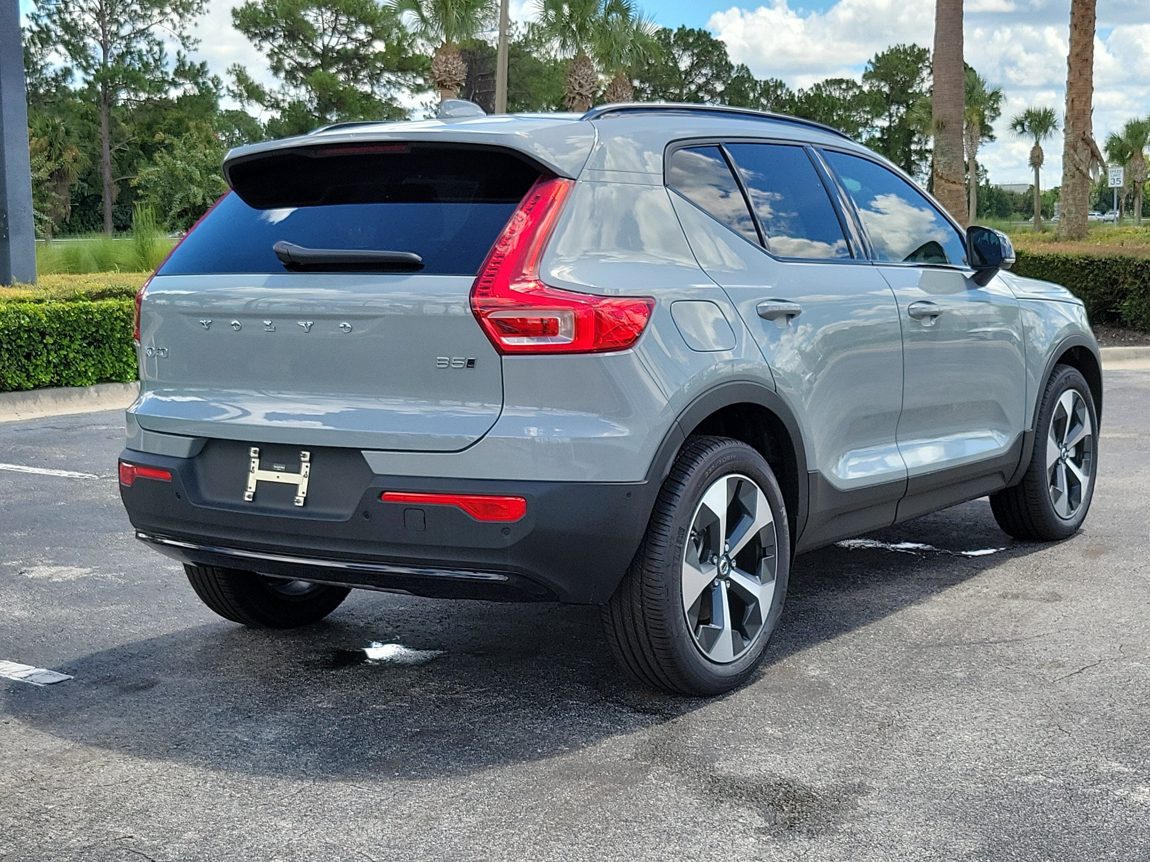 2026 Volvo XC40 Plus