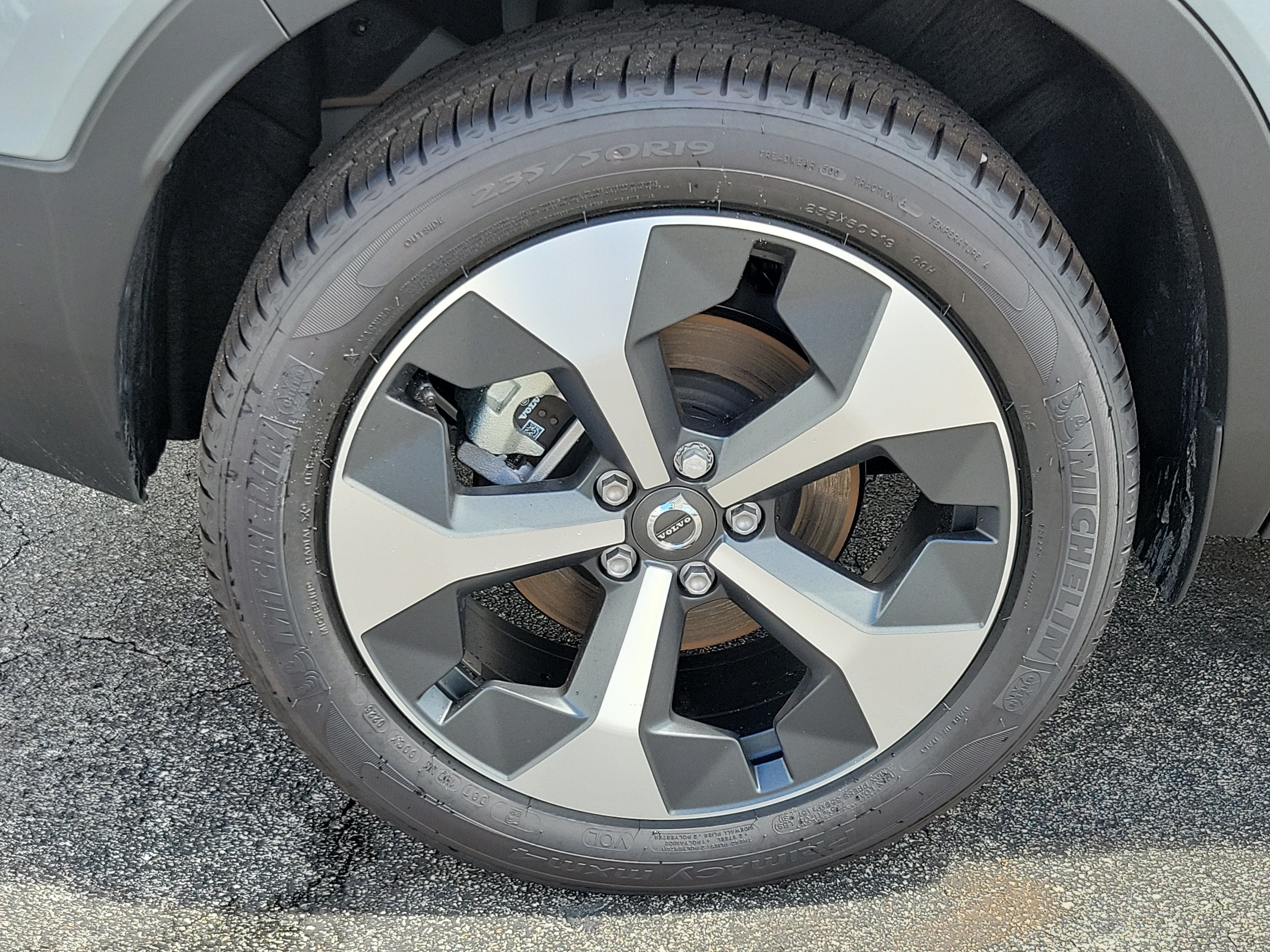 2026 Volvo XC40 Plus