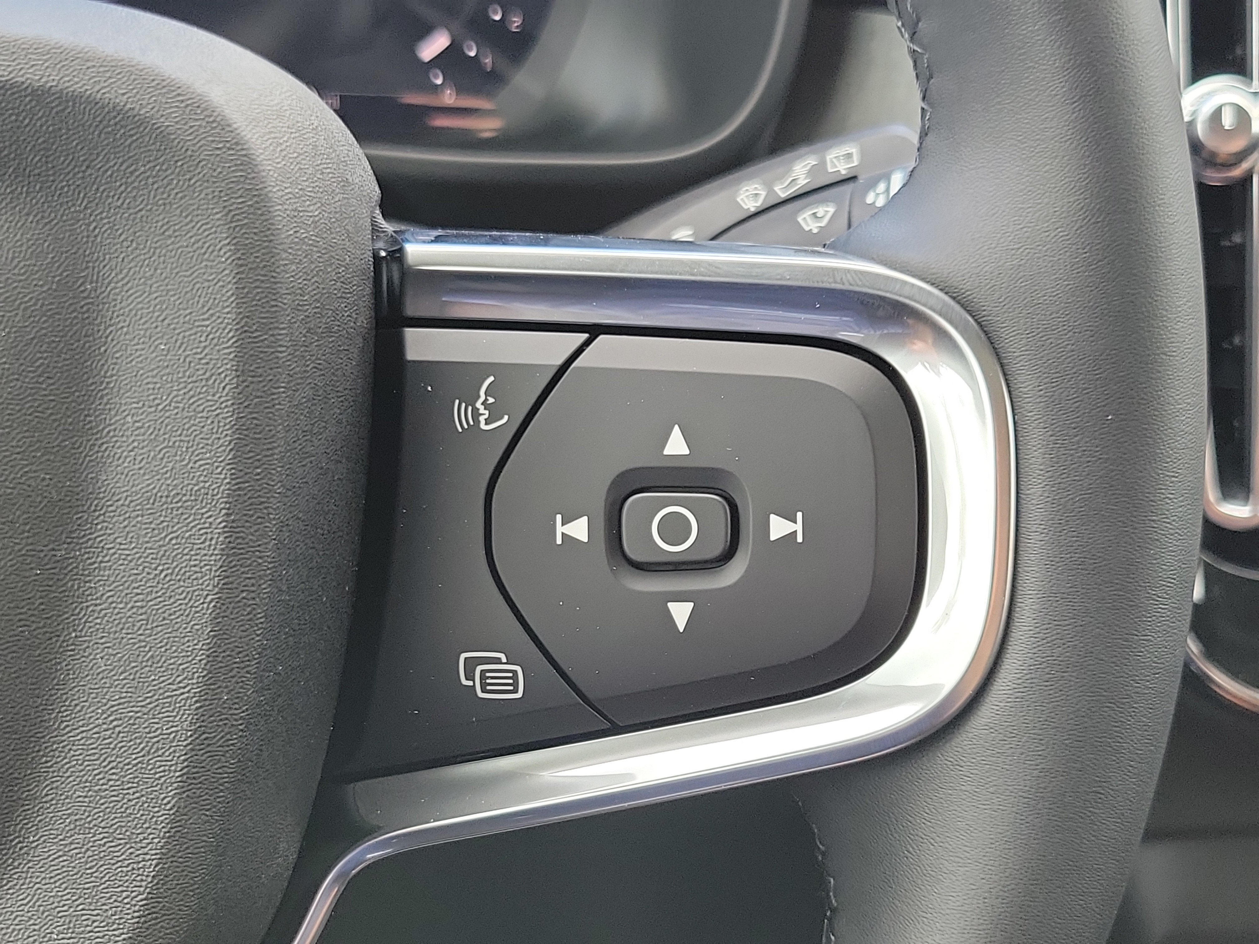 2026 Volvo XC40 Plus