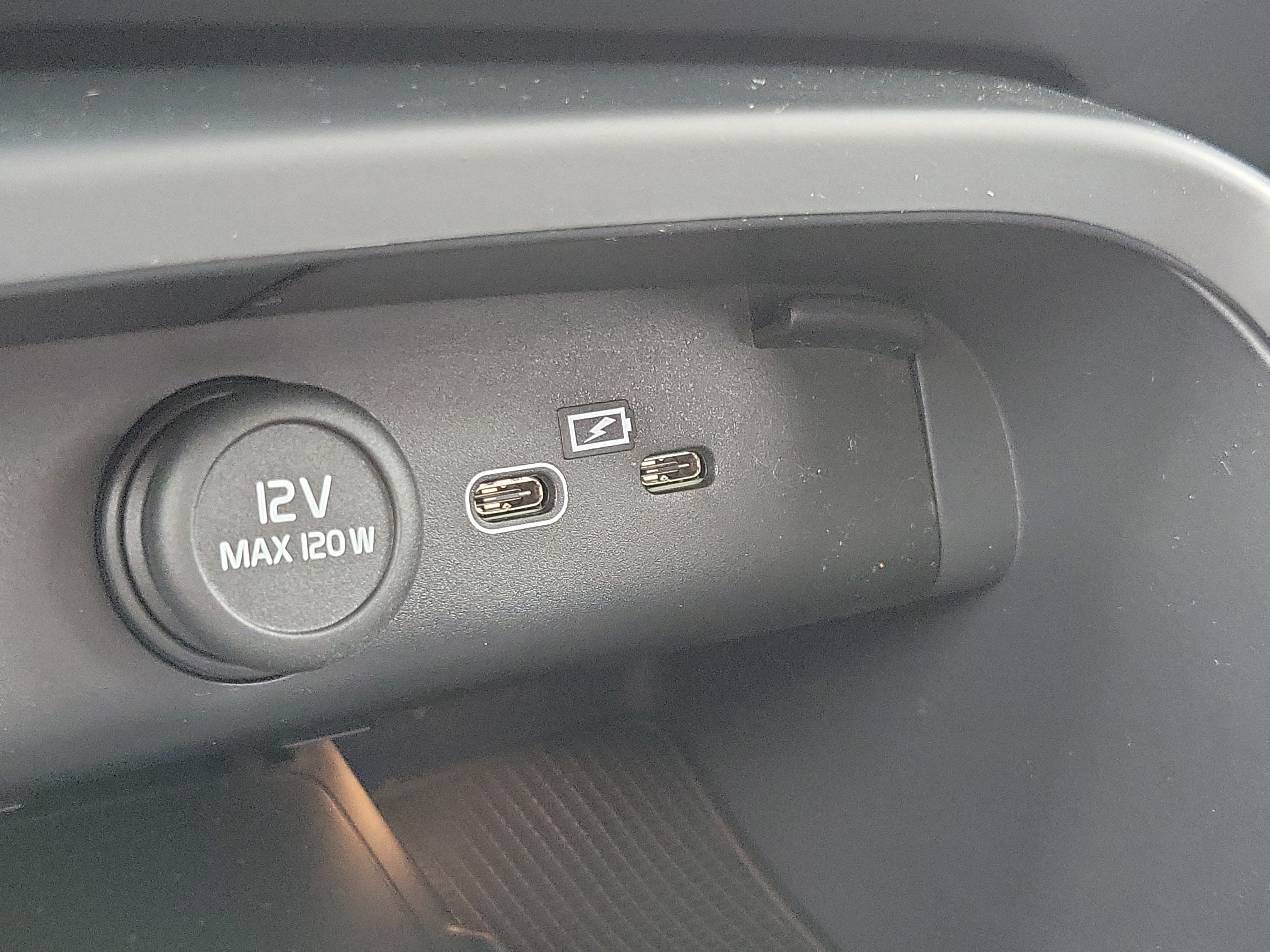 2026 Volvo XC40 Plus