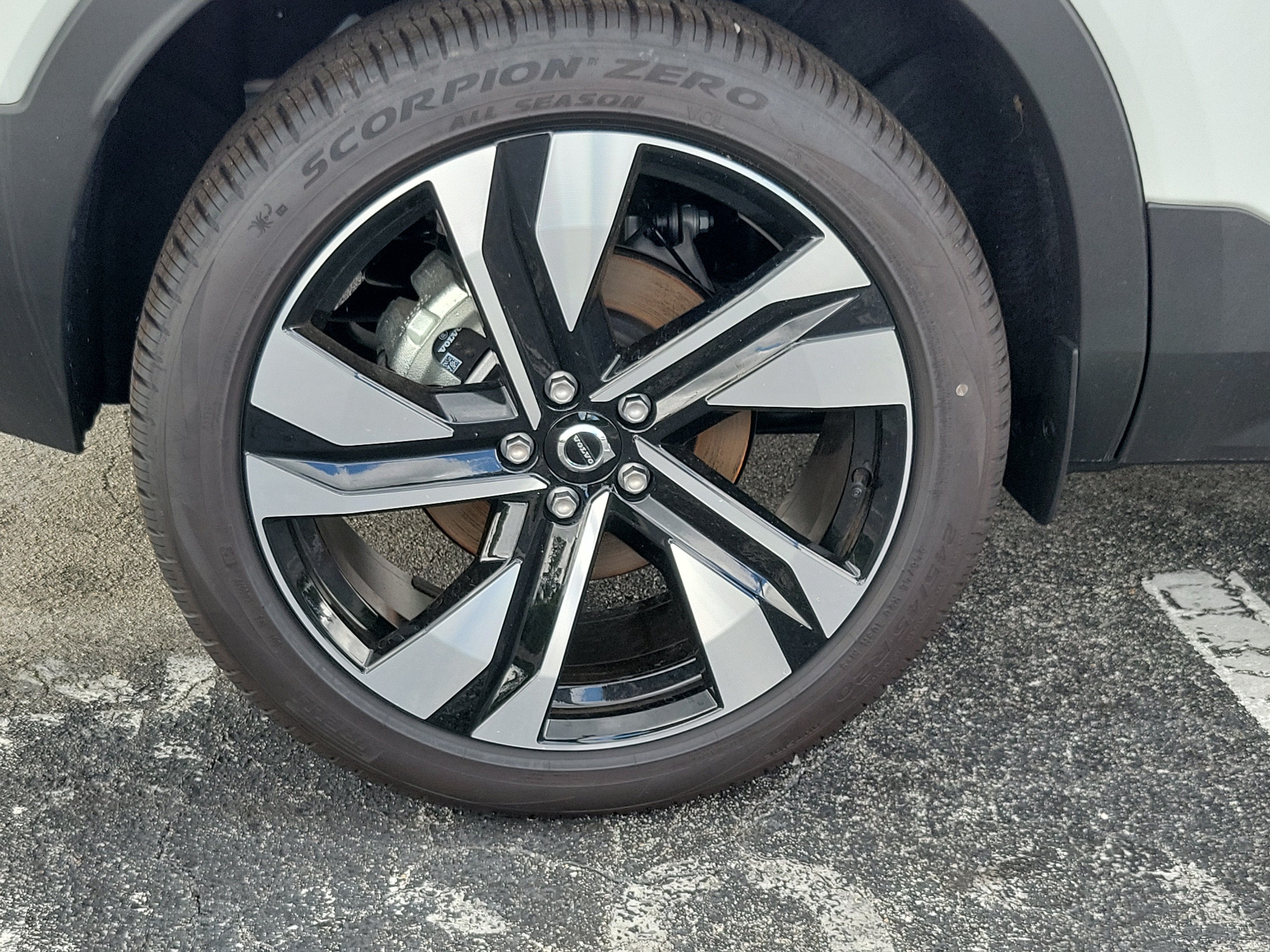 2026 Volvo XC40 Plus