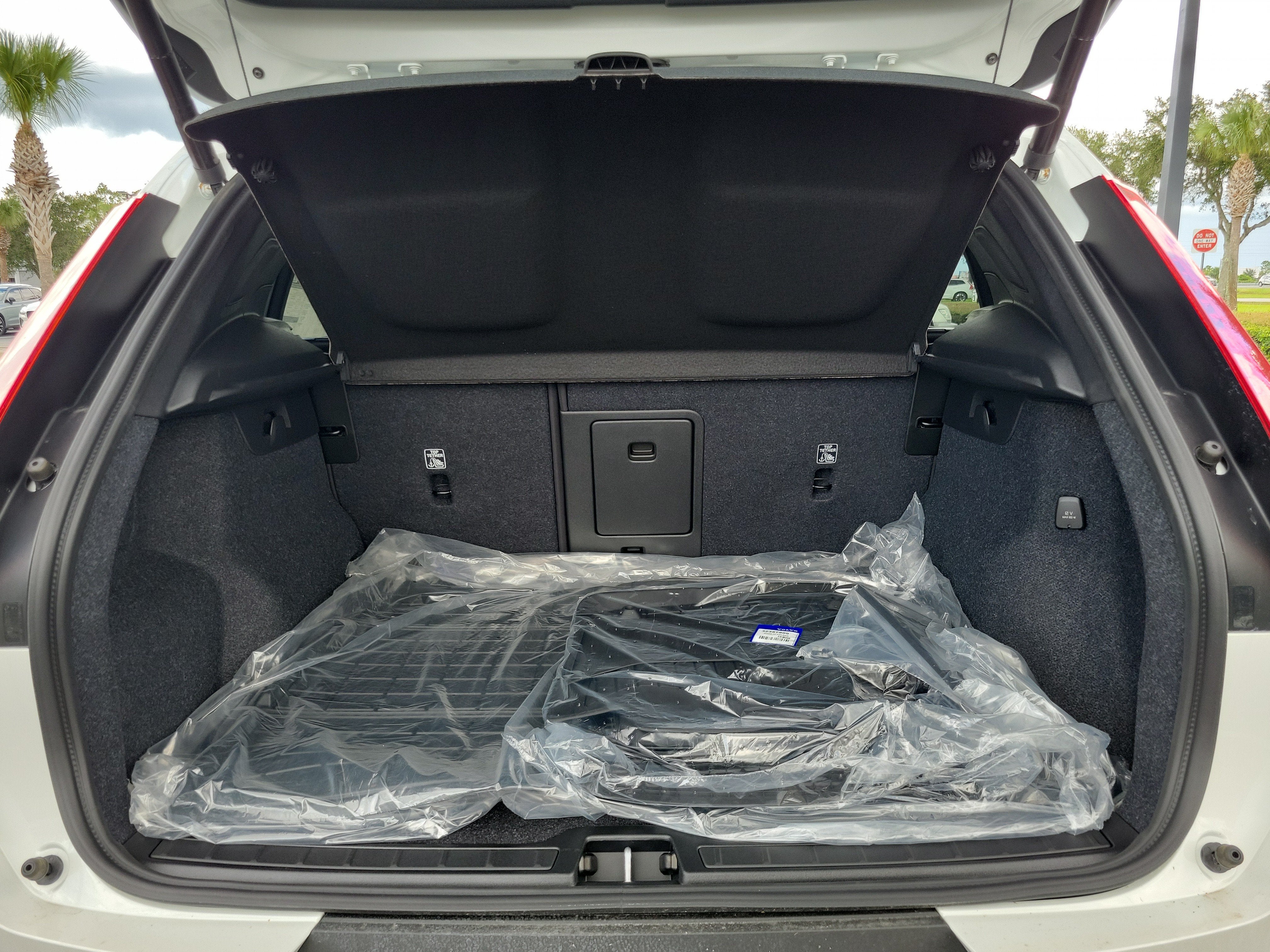 2026 Volvo XC40 Plus