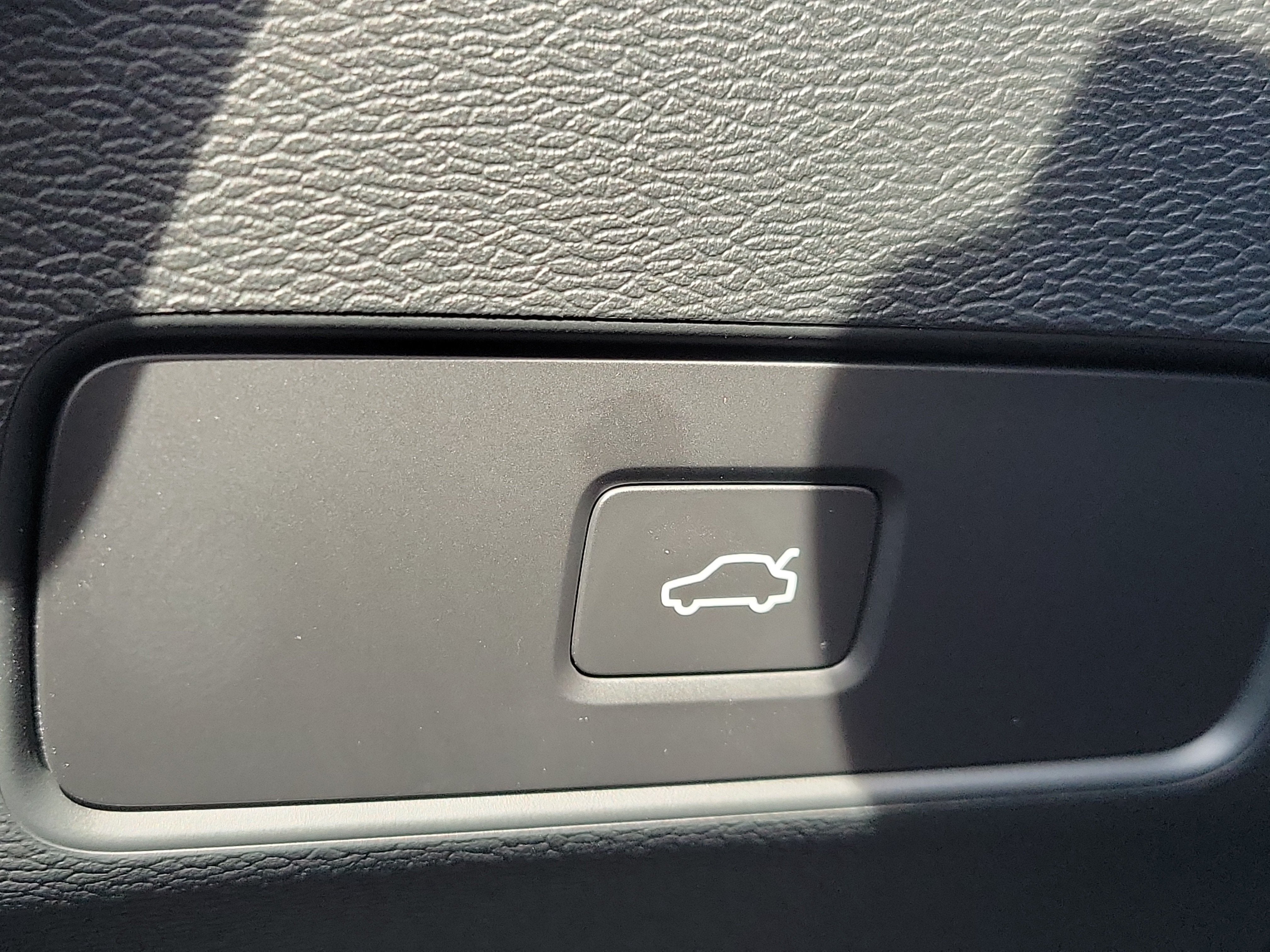 2026 Volvo XC40 Plus