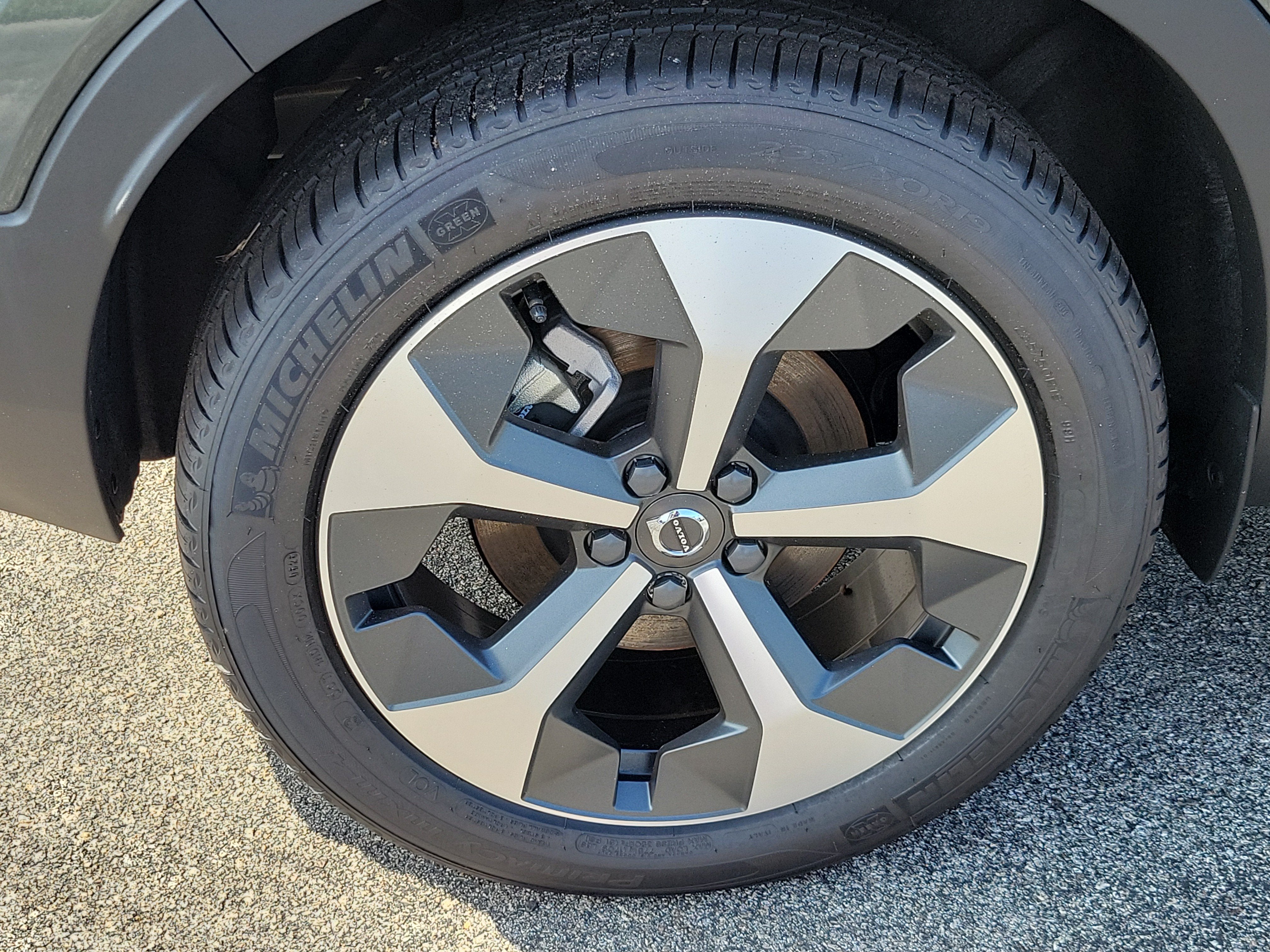 2026 Volvo XC40 Plus