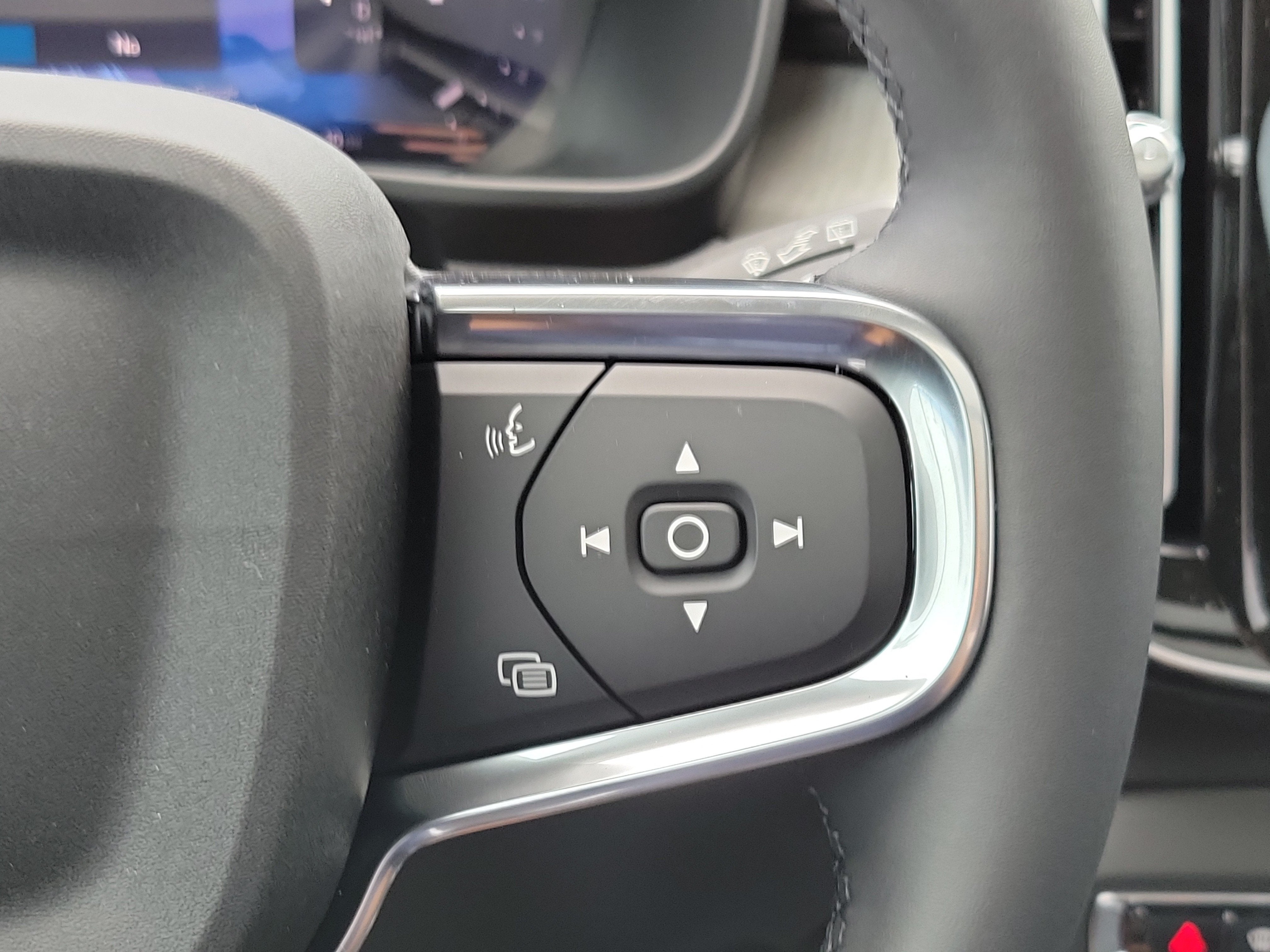 2026 Volvo XC40 Plus