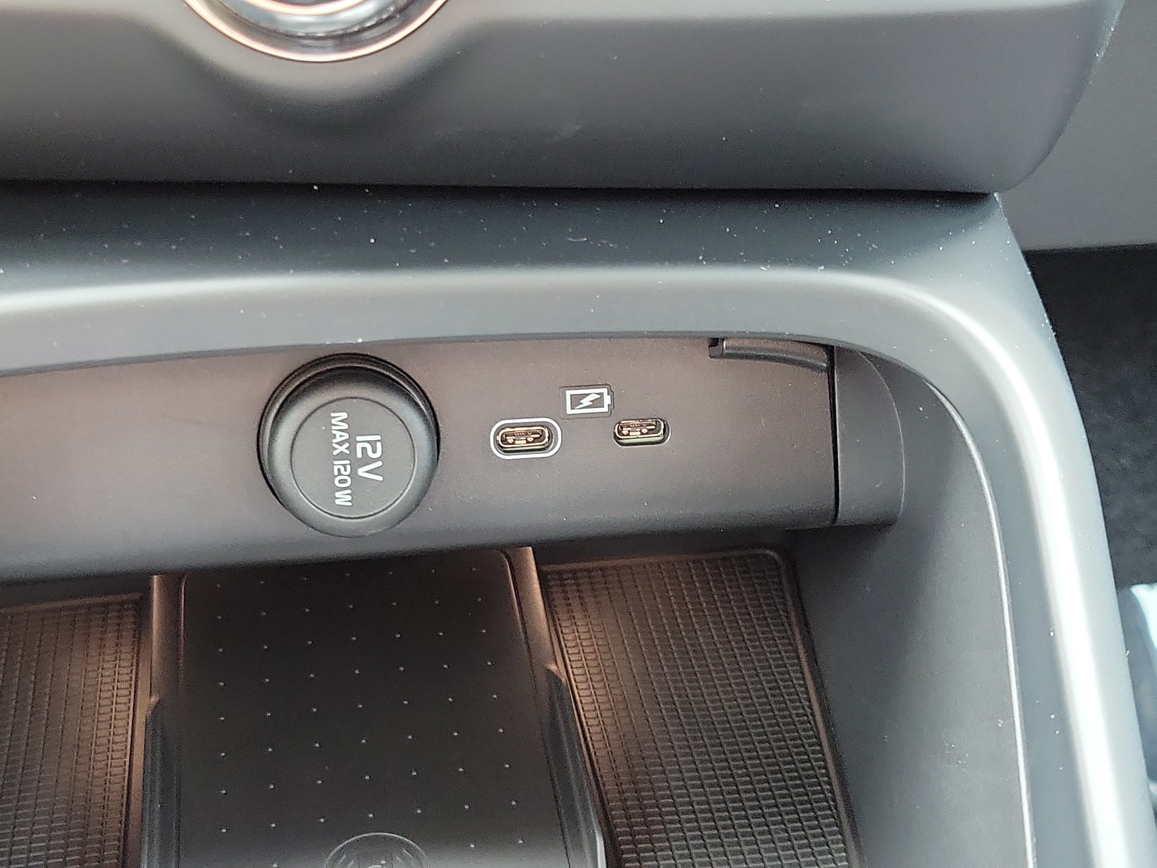 2026 Volvo XC40 Plus