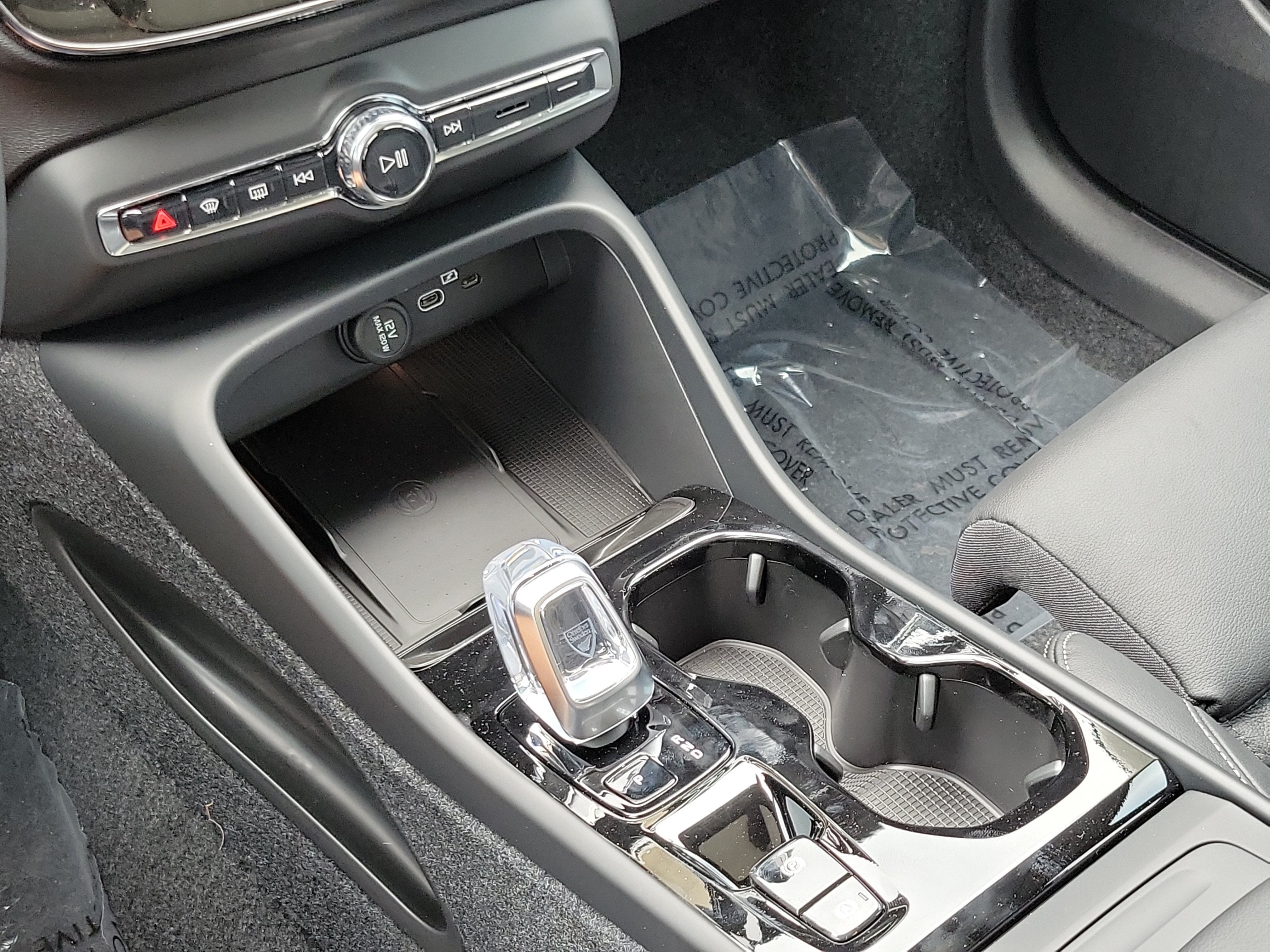 2026 Volvo XC40 Plus
