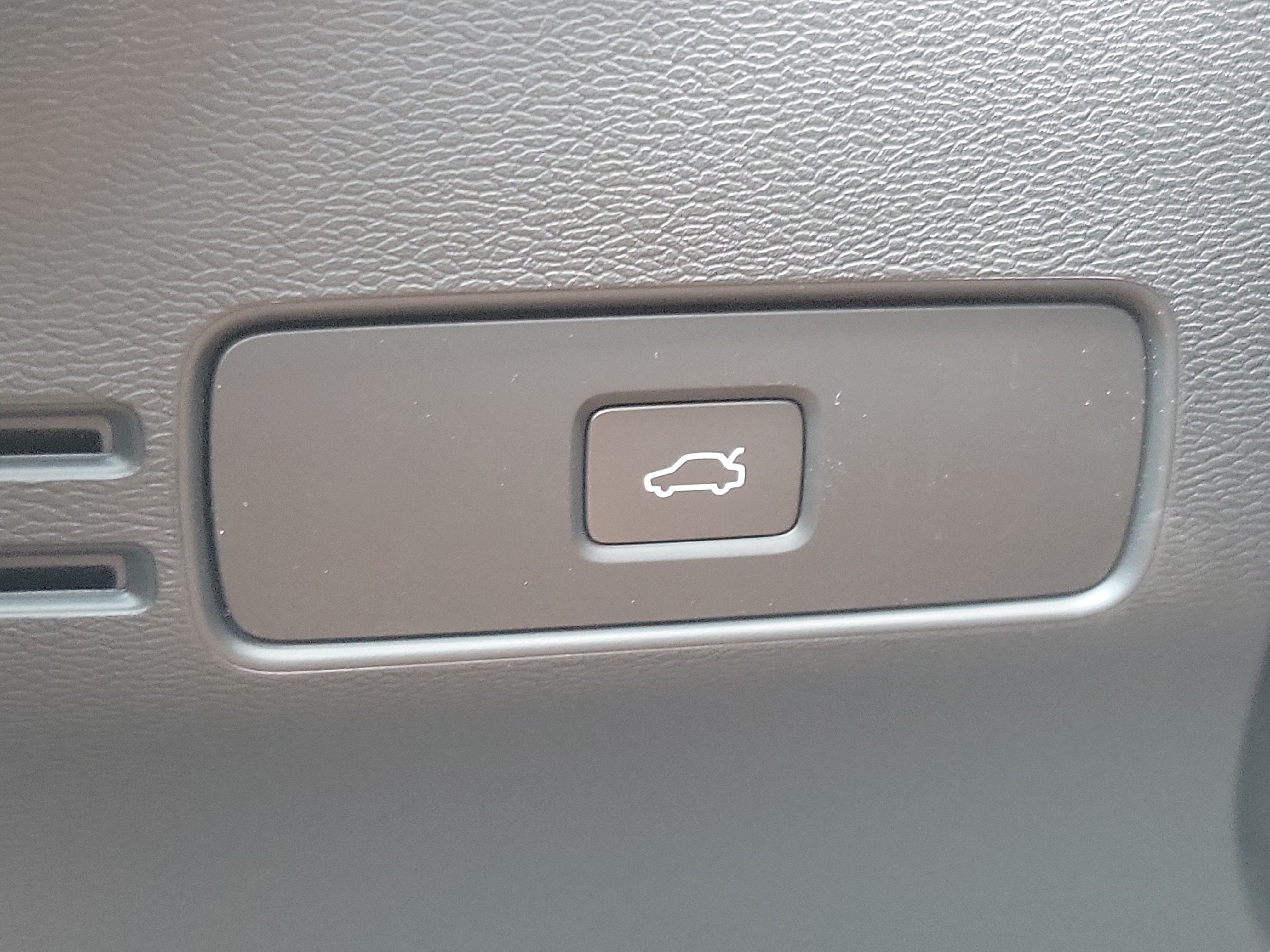 2026 Volvo XC40 Plus