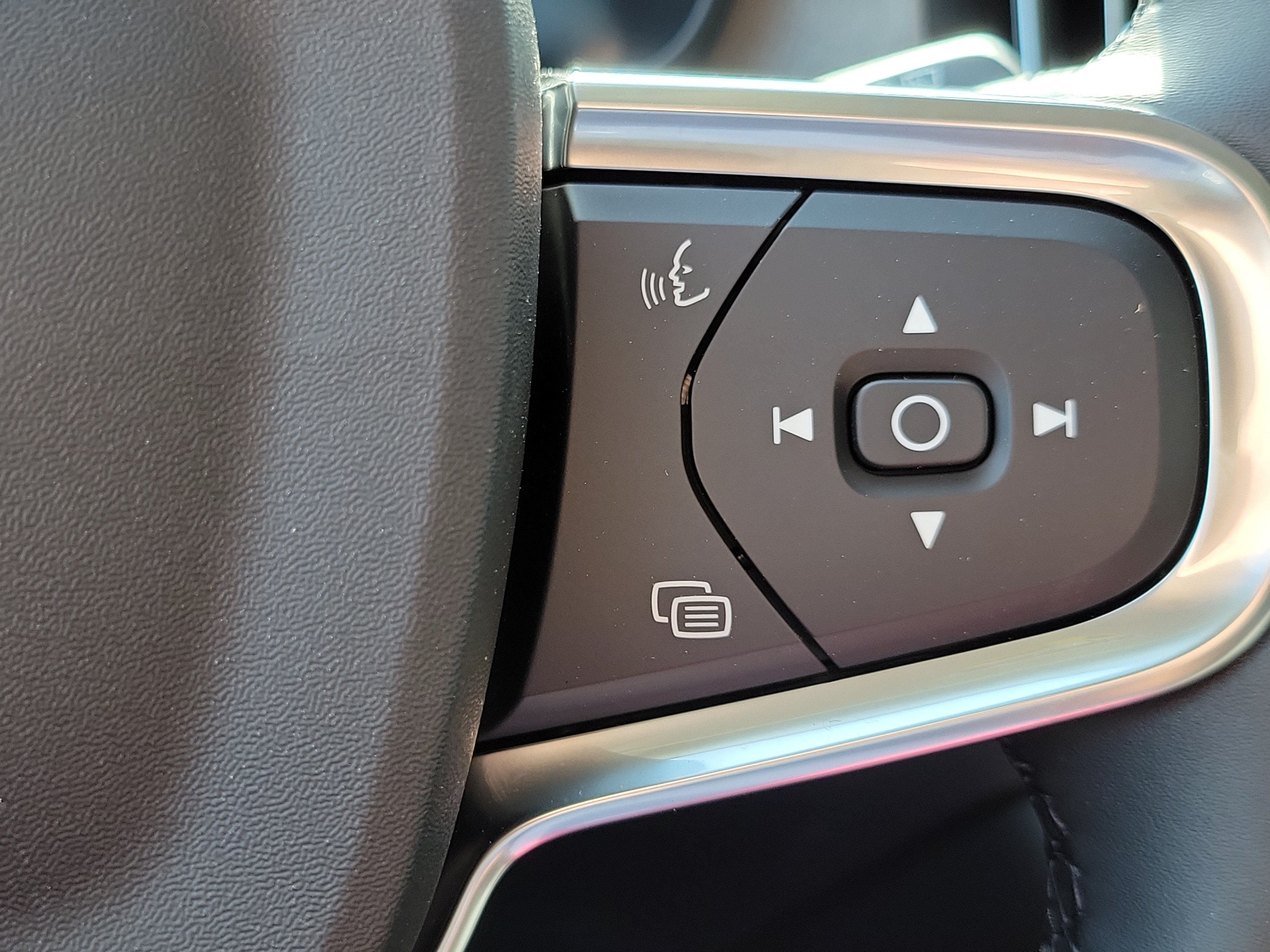 2026 Volvo XC40 Plus