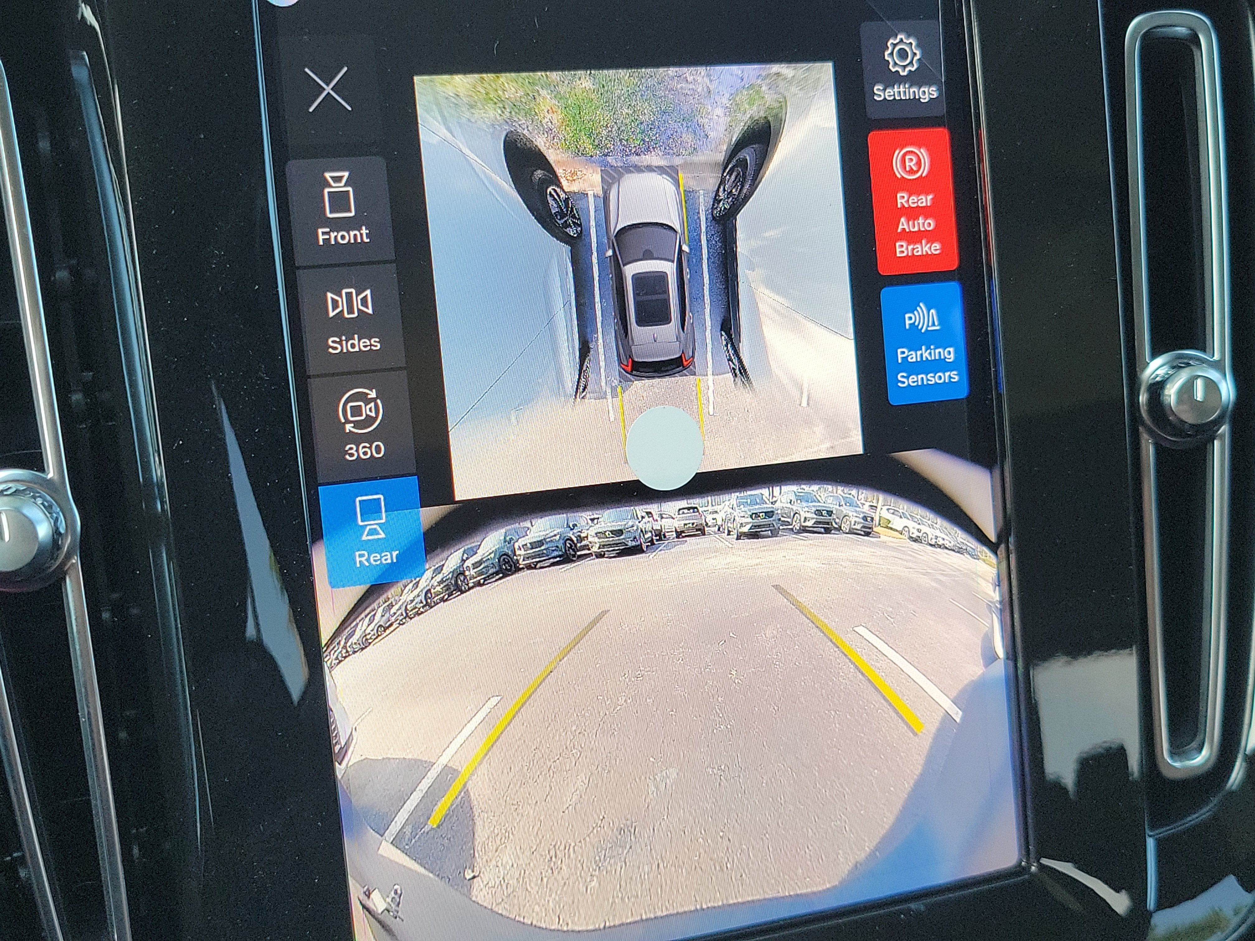 2026 Volvo XC40 Plus