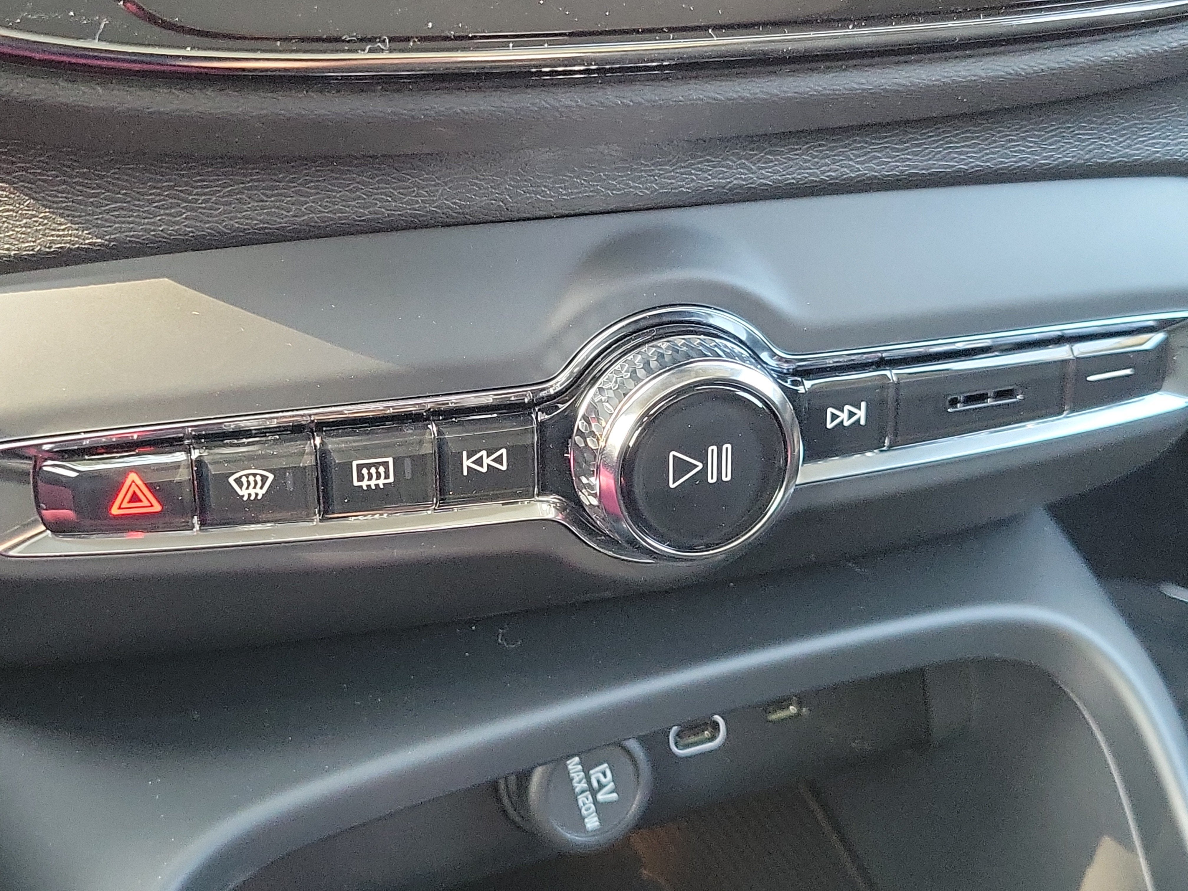2026 Volvo XC40 Plus