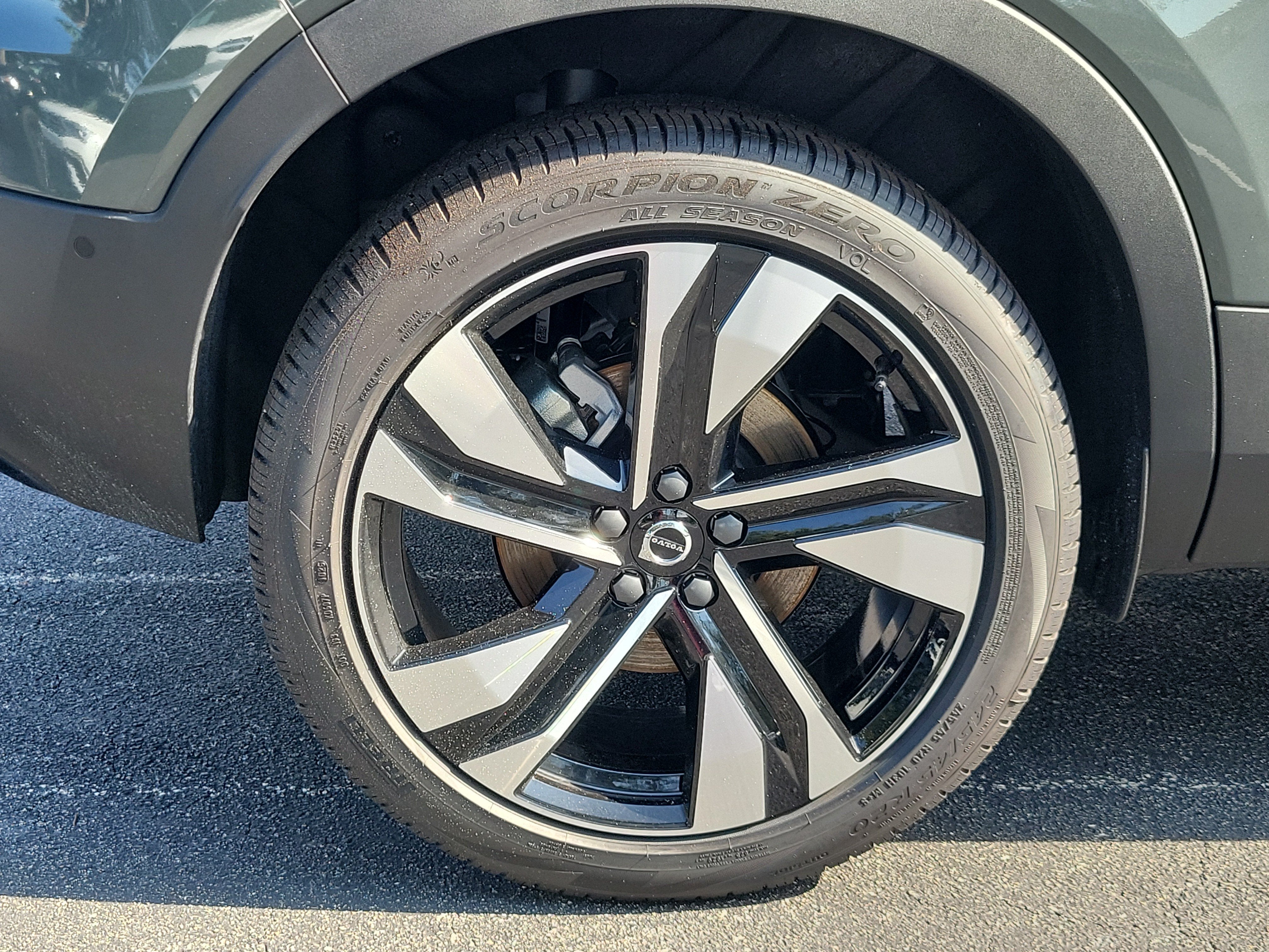 2026 Volvo XC40 Plus