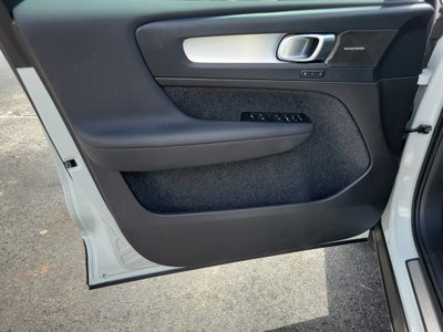 2026 Volvo XC40 Ultra Black Edition
