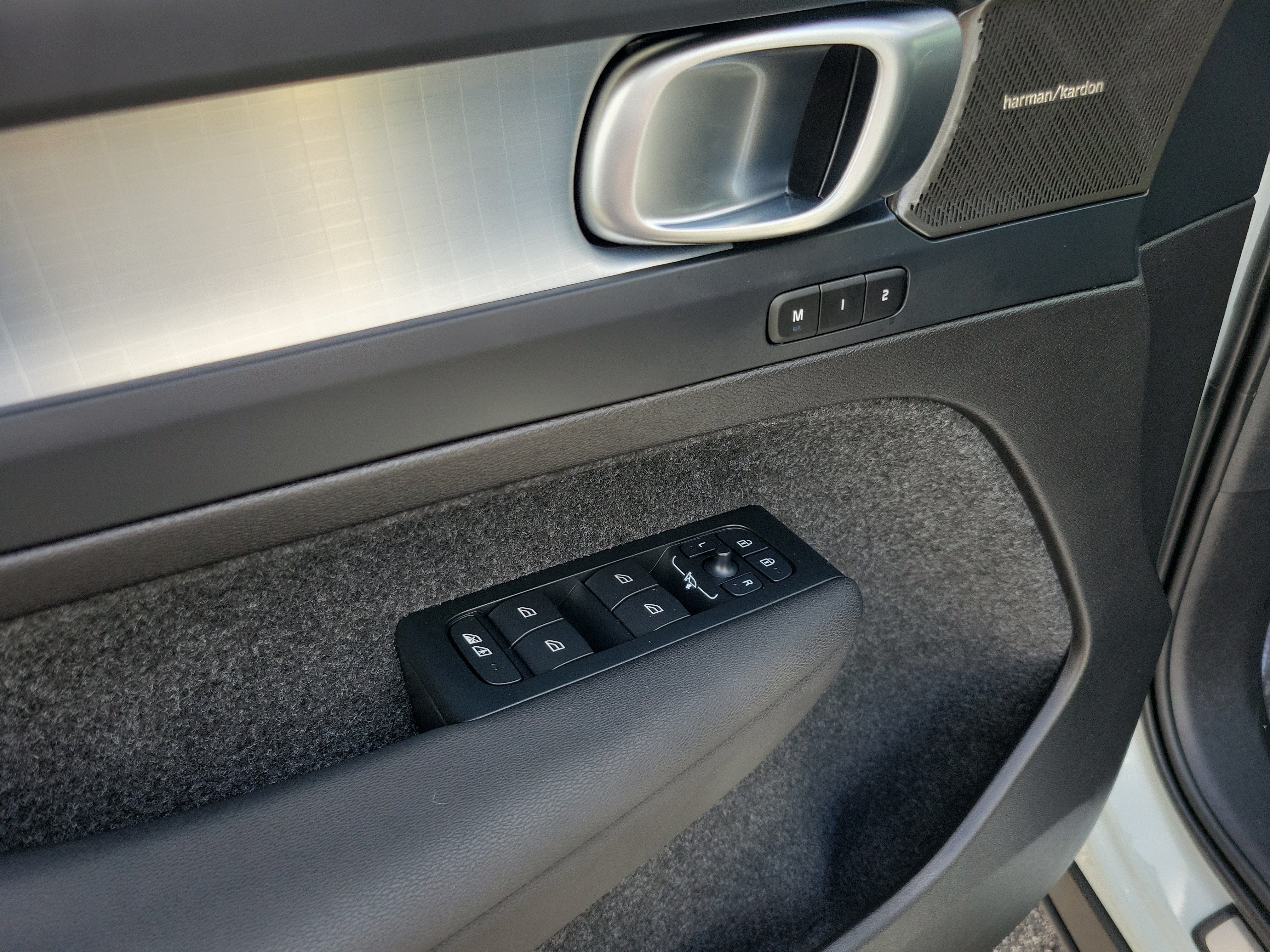 2026 Volvo XC40 Ultra Black Edition