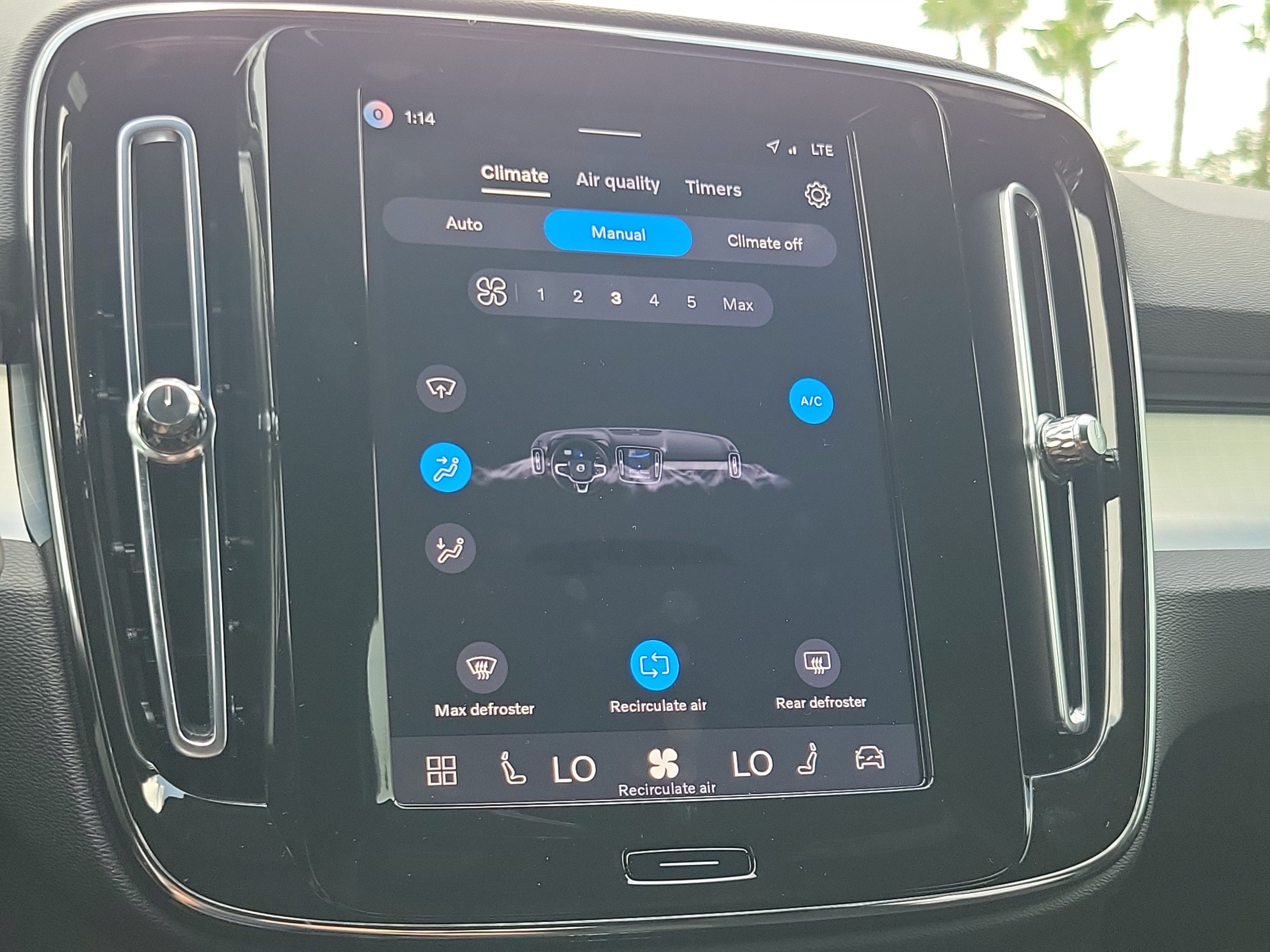 2026 Volvo XC40 Ultra Black Edition